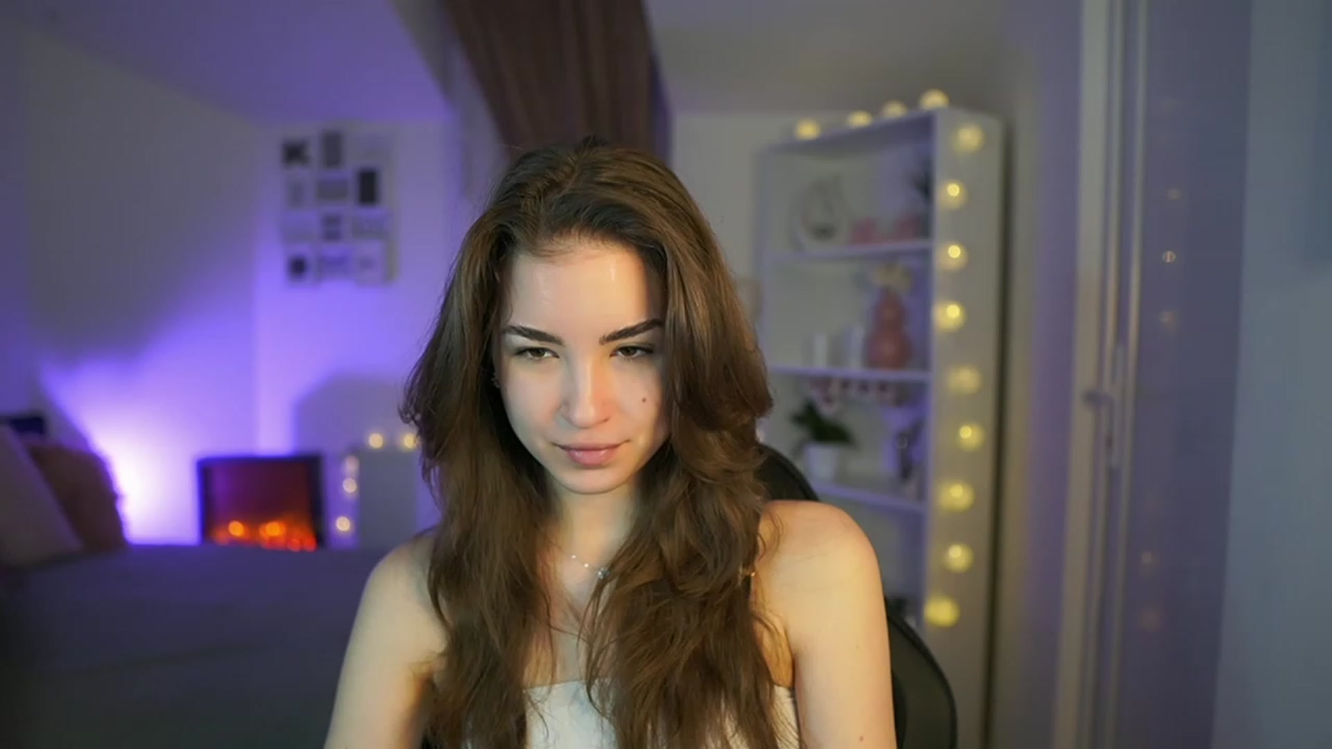 Gallery image thumbnail from Shy_jane's myfreecams stream on, 04/14/2023, 10:08 image 4 of 20