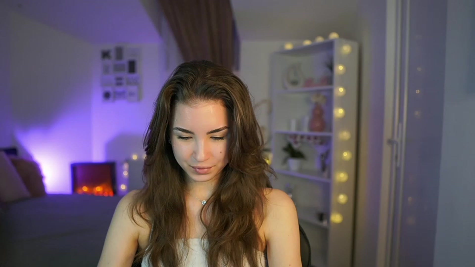 Gallery image thumbnail from Shy_jane's myfreecams stream on, 04/14/2023, 10:08 image 16 of 20