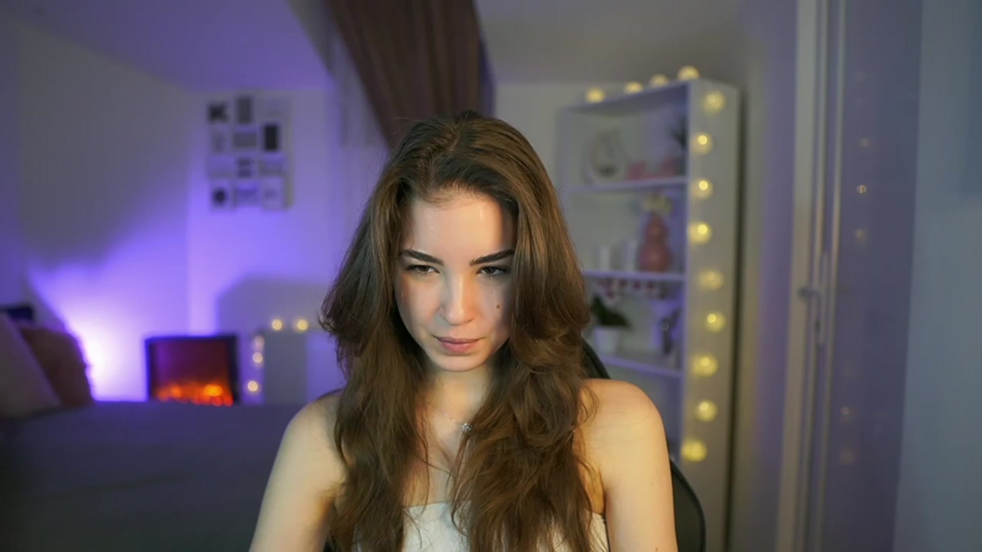 Gallery image thumbnail from Shy_jane's myfreecams stream on, 04/14/2023, 10:08 image 6 of 20