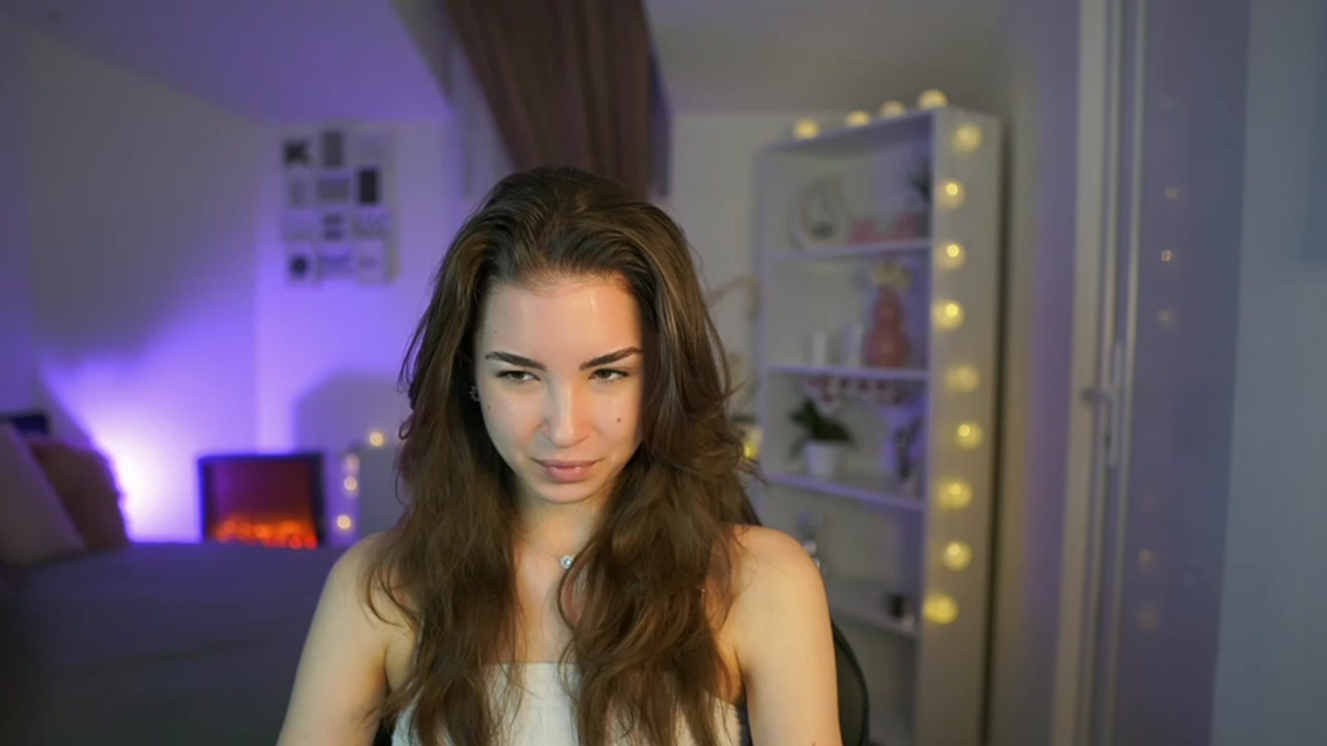 Gallery image thumbnail from Shy_jane's myfreecams stream on, 04/14/2023, 10:08 image 15 of 20