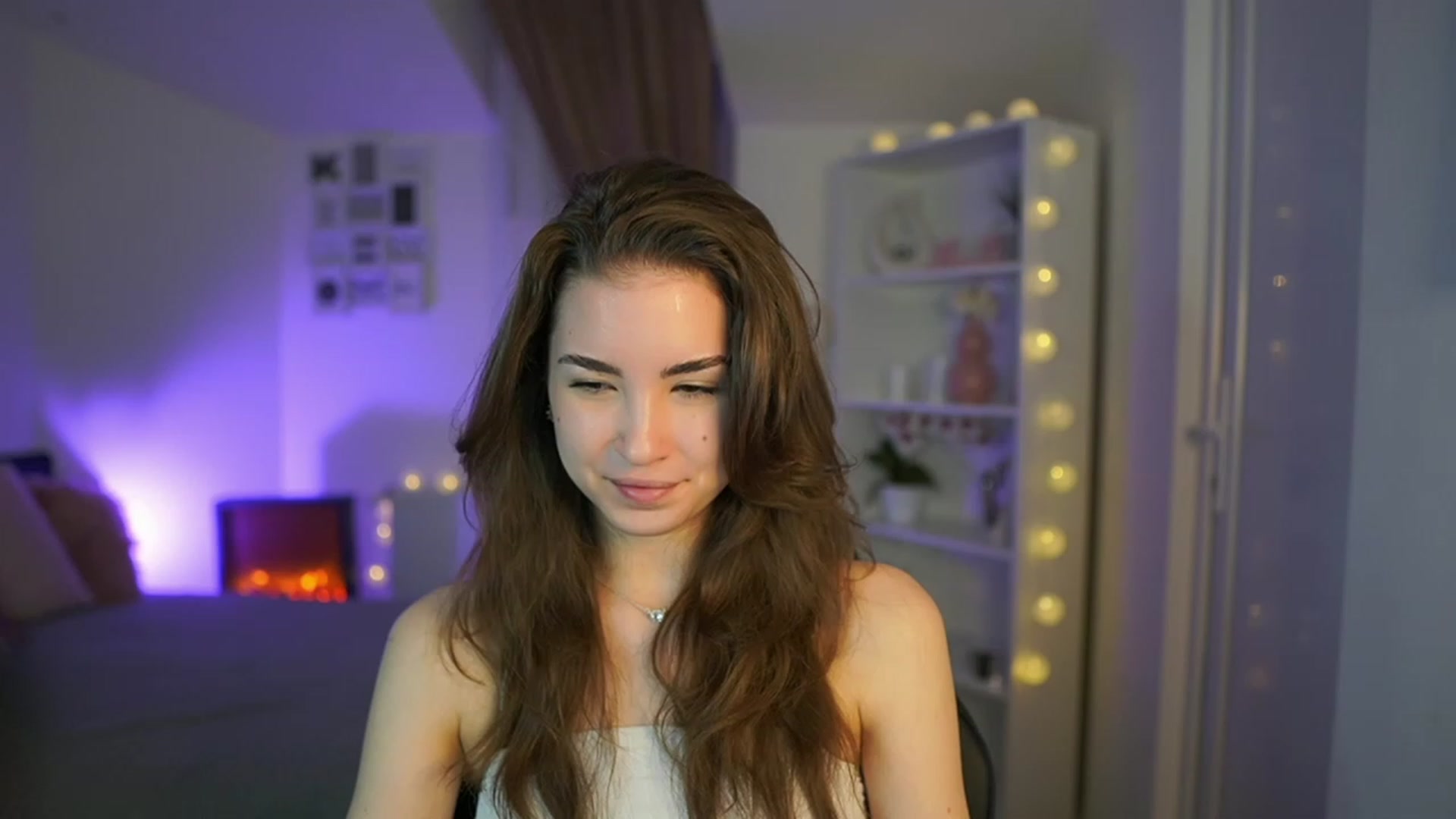 Gallery image thumbnail from Shy_jane's myfreecams stream on, 04/14/2023, 10:08 image 14 of 20