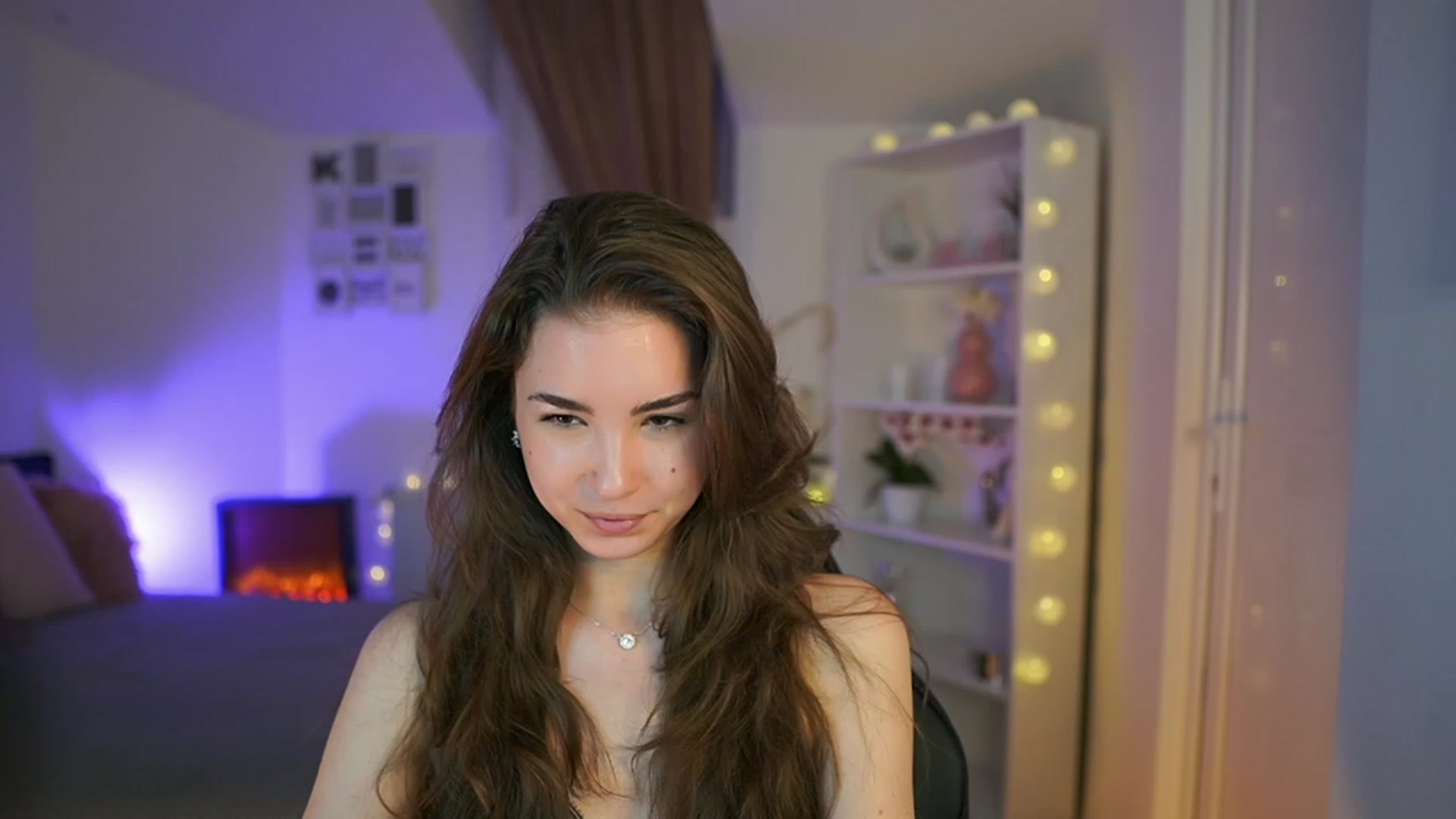 Gallery image thumbnail from Shy_jane's myfreecams stream on, 04/14/2023, 12:12 image 7 of 20