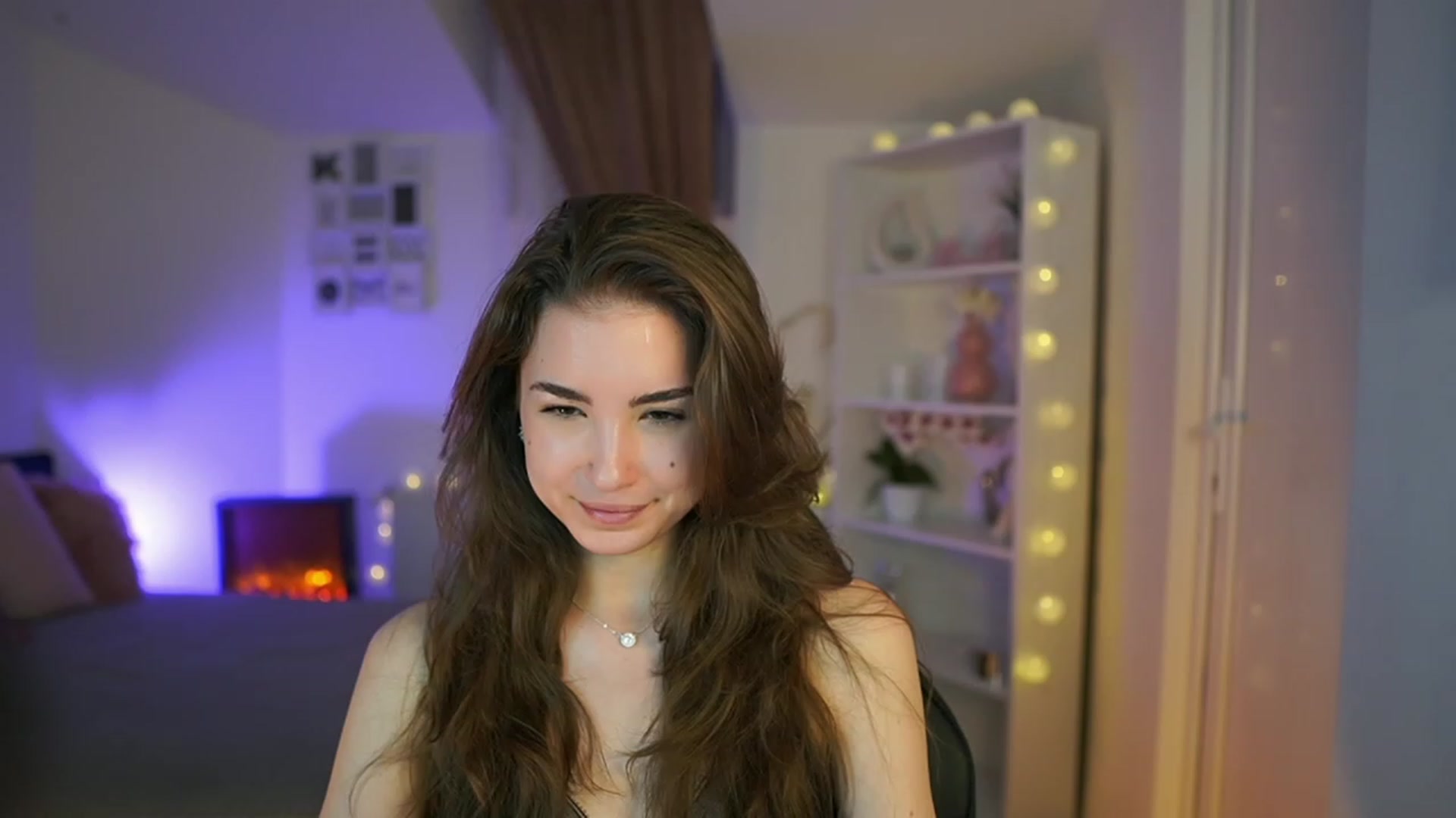 Gallery image thumbnail from Shy_jane's myfreecams stream on, 04/14/2023, 12:12 image 9 of 20