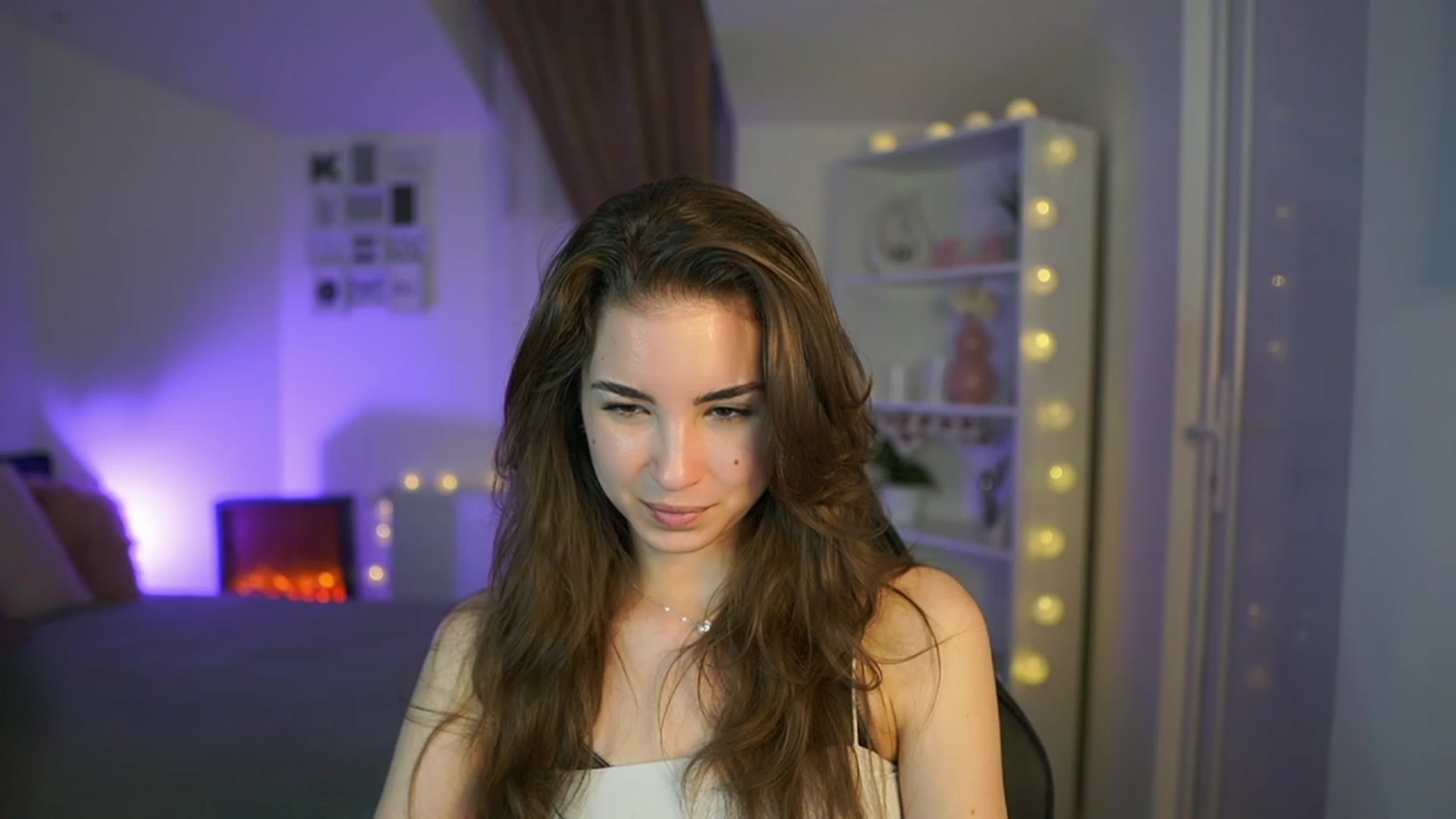 Gallery image thumbnail from Shy_jane's myfreecams stream on, 04/14/2023, 15:17 image 3 of 20