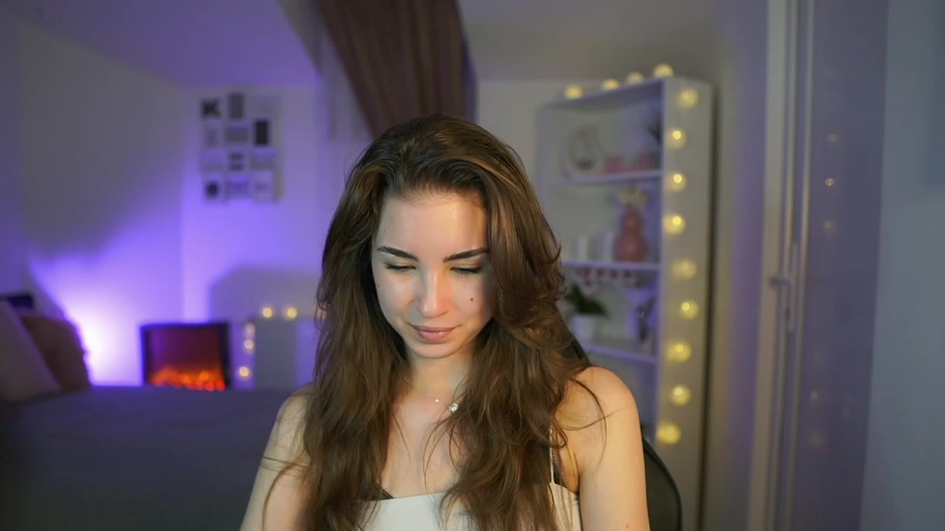 Gallery image thumbnail from Shy_jane's myfreecams stream on, 04/14/2023, 15:17 image 2 of 20
