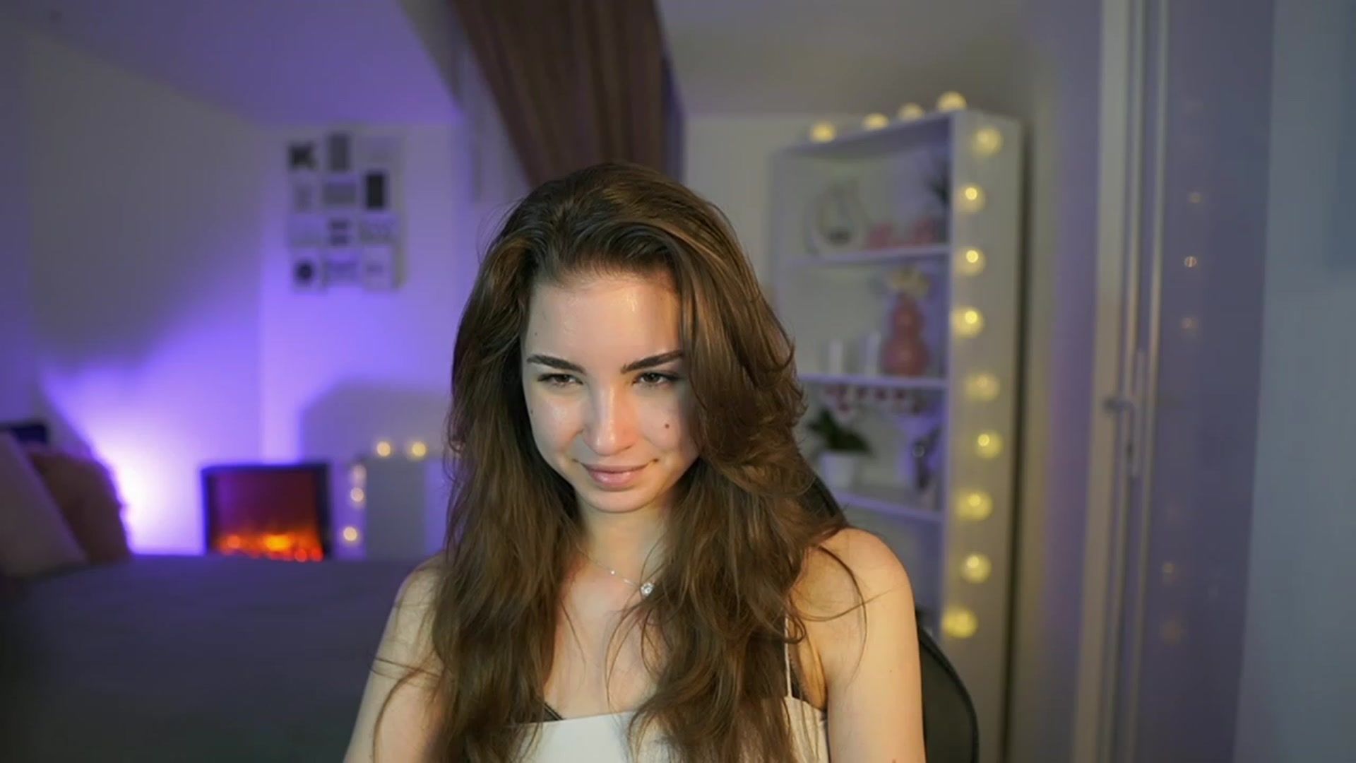 Gallery image thumbnail from Shy_jane's myfreecams stream on, 04/14/2023, 15:17 image 1 of 20
