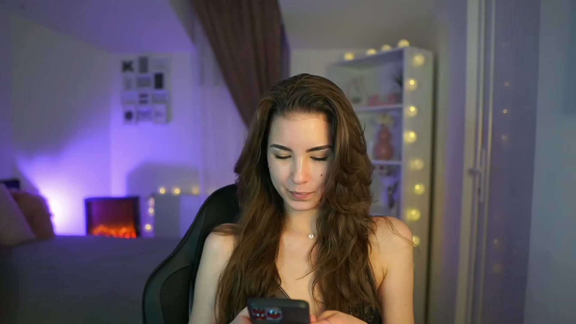 Gallery image thumbnail from Shy_jane's myfreecams stream on, 04/14/2023, 15:40 image 5 of 20