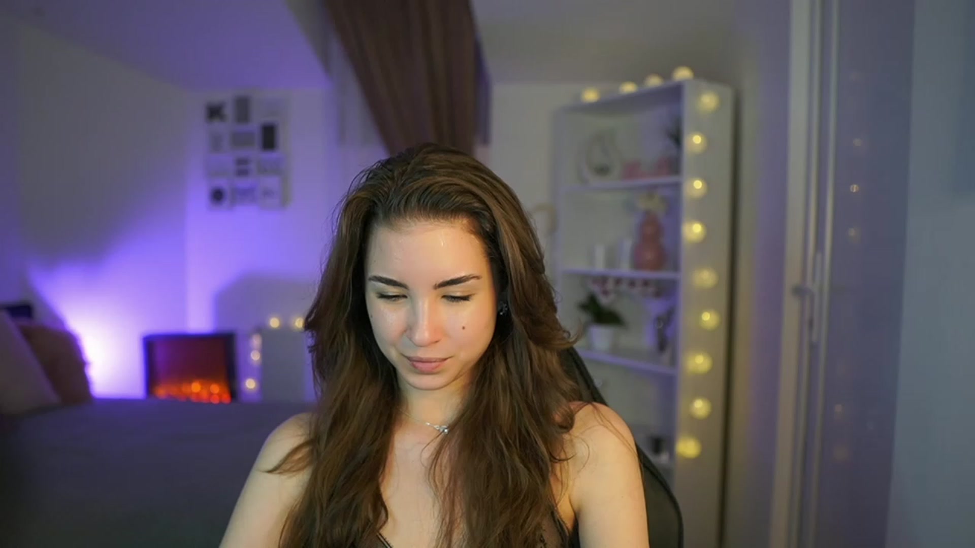 Gallery image thumbnail from Shy_jane's myfreecams stream on, 04/14/2023, 15:40 image 12 of 20