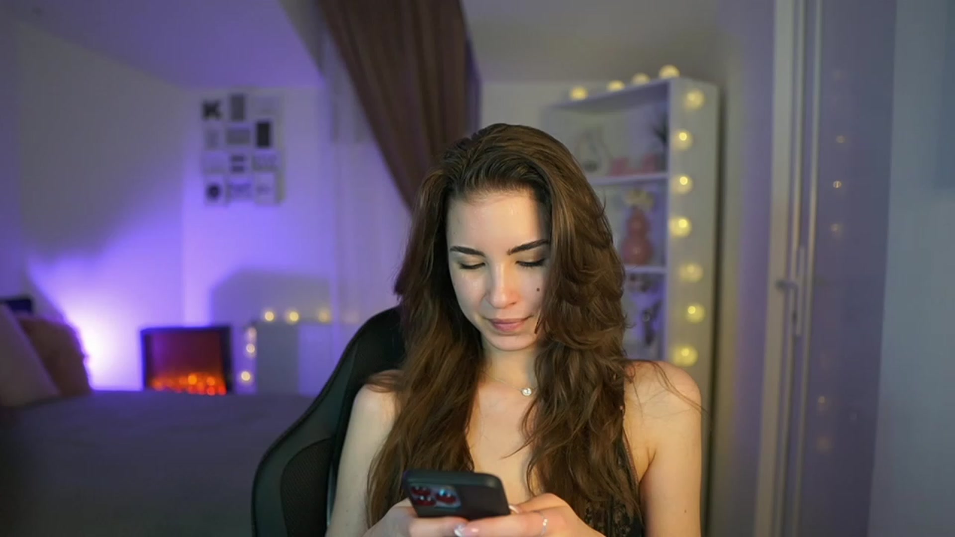 Gallery image thumbnail from Shy_jane's myfreecams stream on, 04/14/2023, 15:40 image 3 of 20