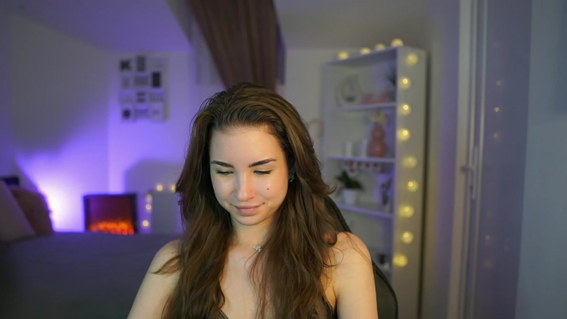 Gallery image thumbnail from Shy_jane's myfreecams stream on, 04/14/2023, 15:40 image 10 of 20