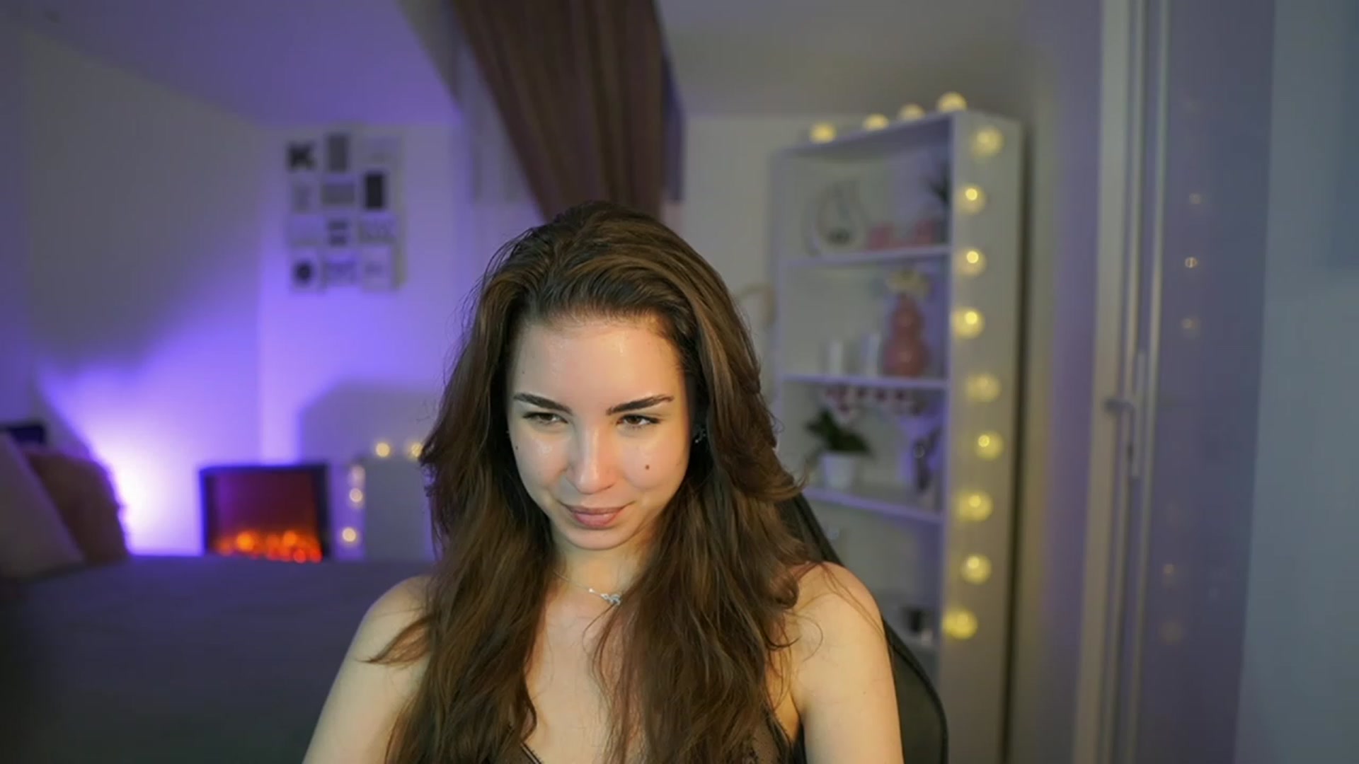 Gallery image thumbnail from Shy_jane's myfreecams stream on, 04/14/2023, 15:40 image 15 of 20