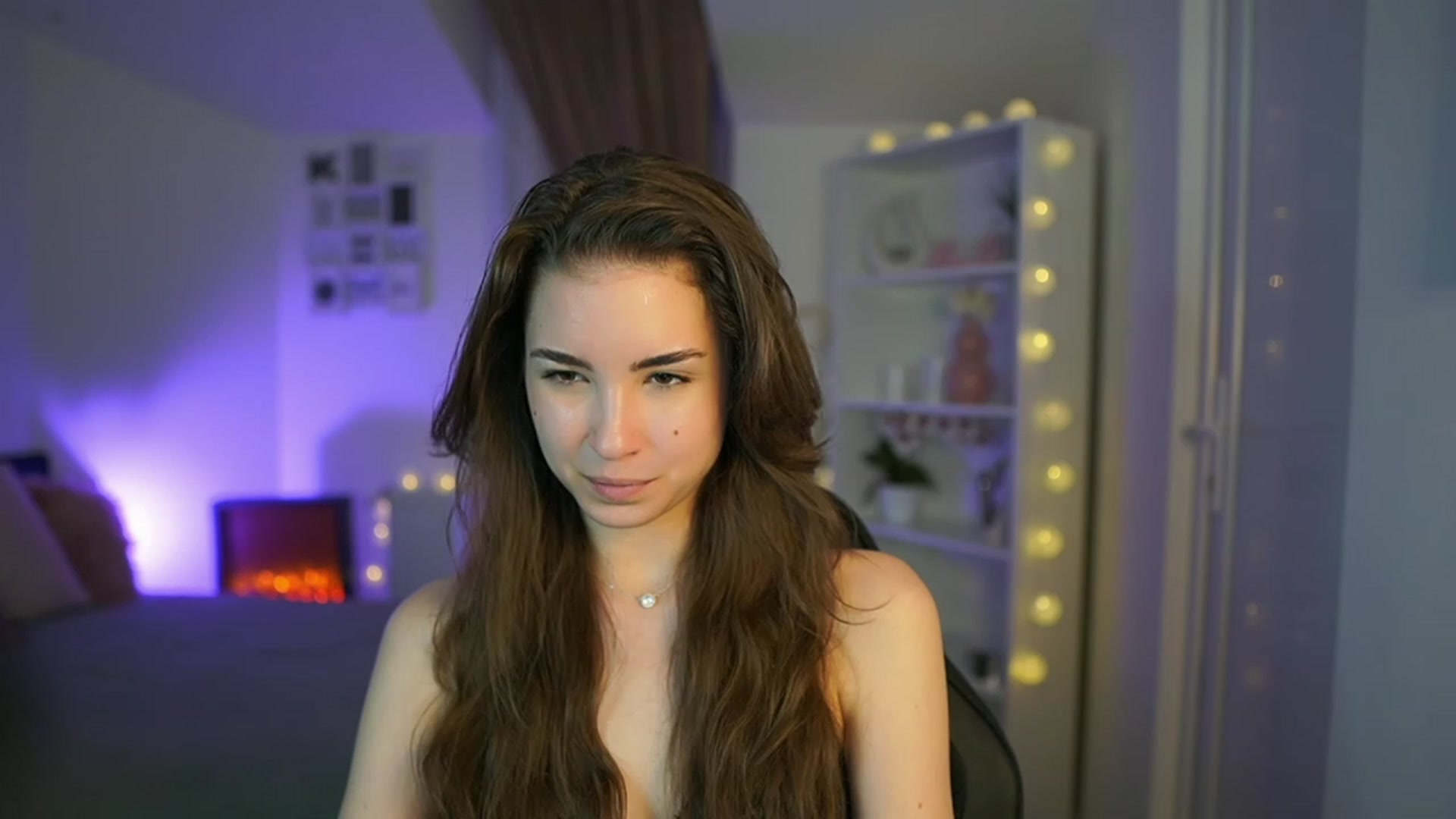 Gallery image thumbnail from Shy_jane's myfreecams stream on, 04/14/2023, 16:13 image 10 of 20