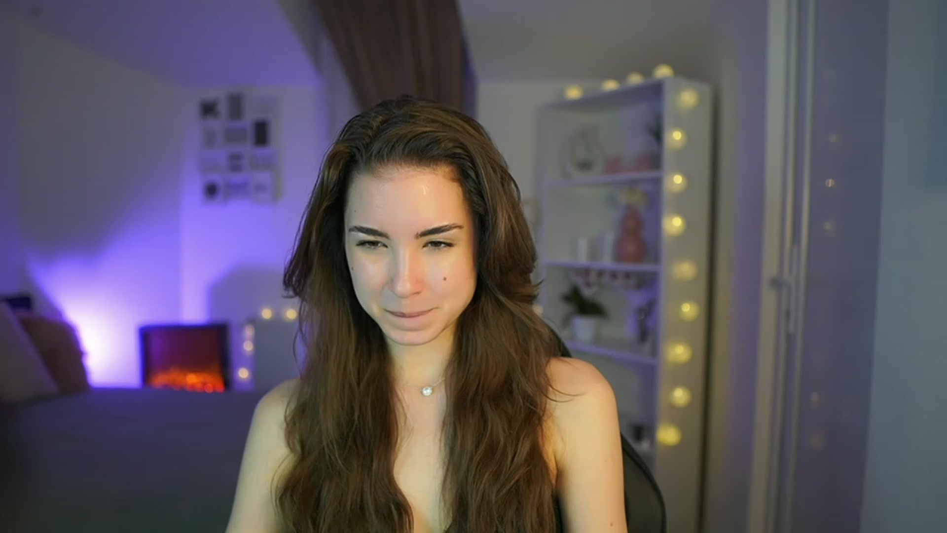 Gallery image thumbnail from Shy_jane's myfreecams stream on, 04/14/2023, 16:13 image 9 of 20