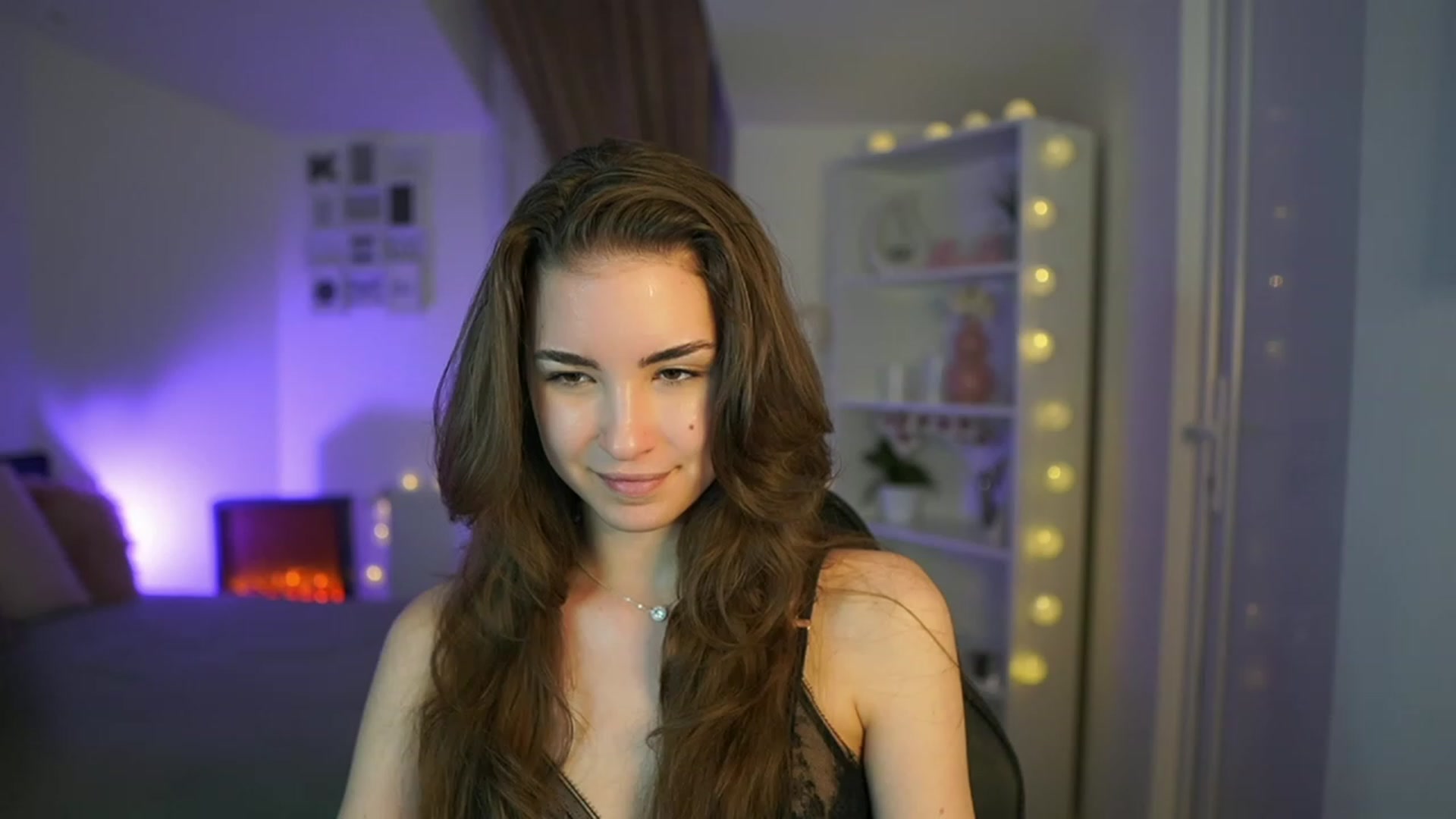 Gallery image thumbnail from Shy_jane's myfreecams stream on, 04/14/2023, 16:13 image 6 of 20