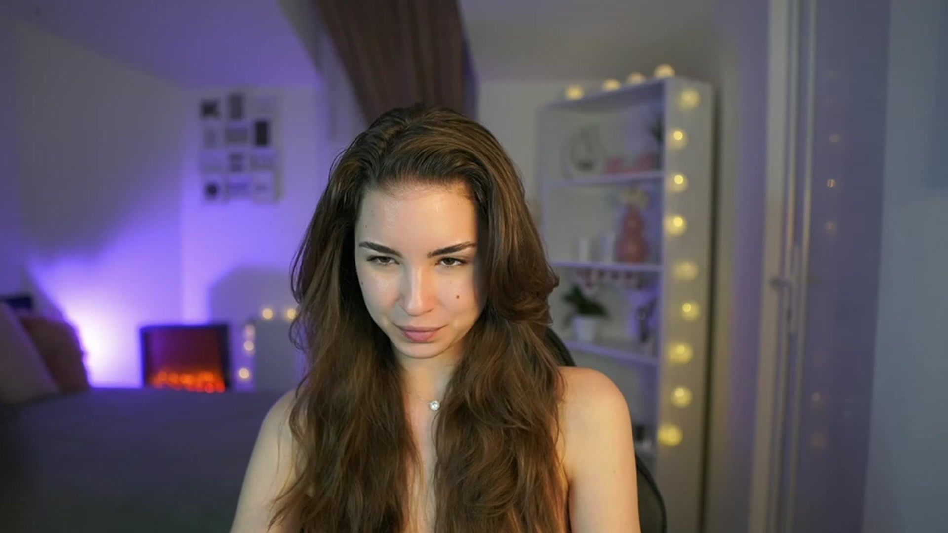 Gallery image thumbnail from Shy_jane's myfreecams stream on, 04/14/2023, 16:13 image 18 of 20