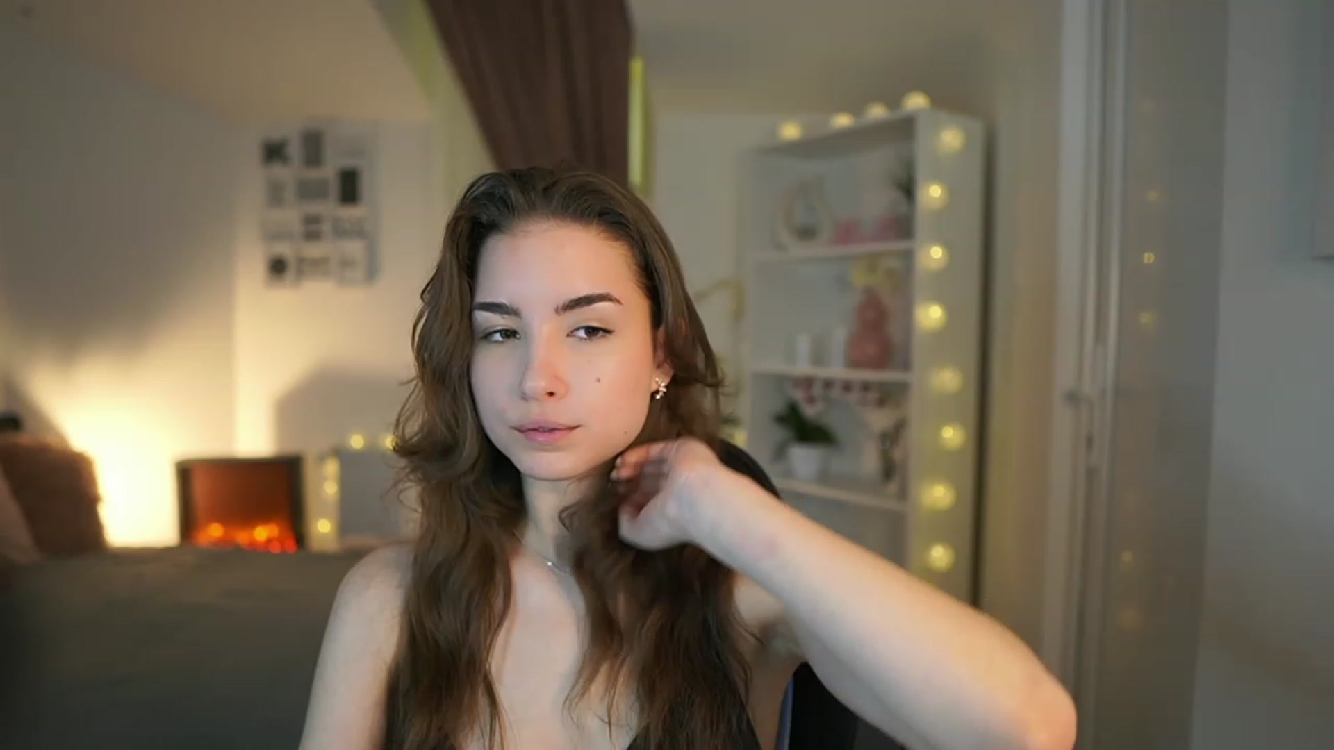 Gallery image thumbnail from Shy_jane's myfreecams stream on, 04/16/2023, 11:47 image 10 of 20
