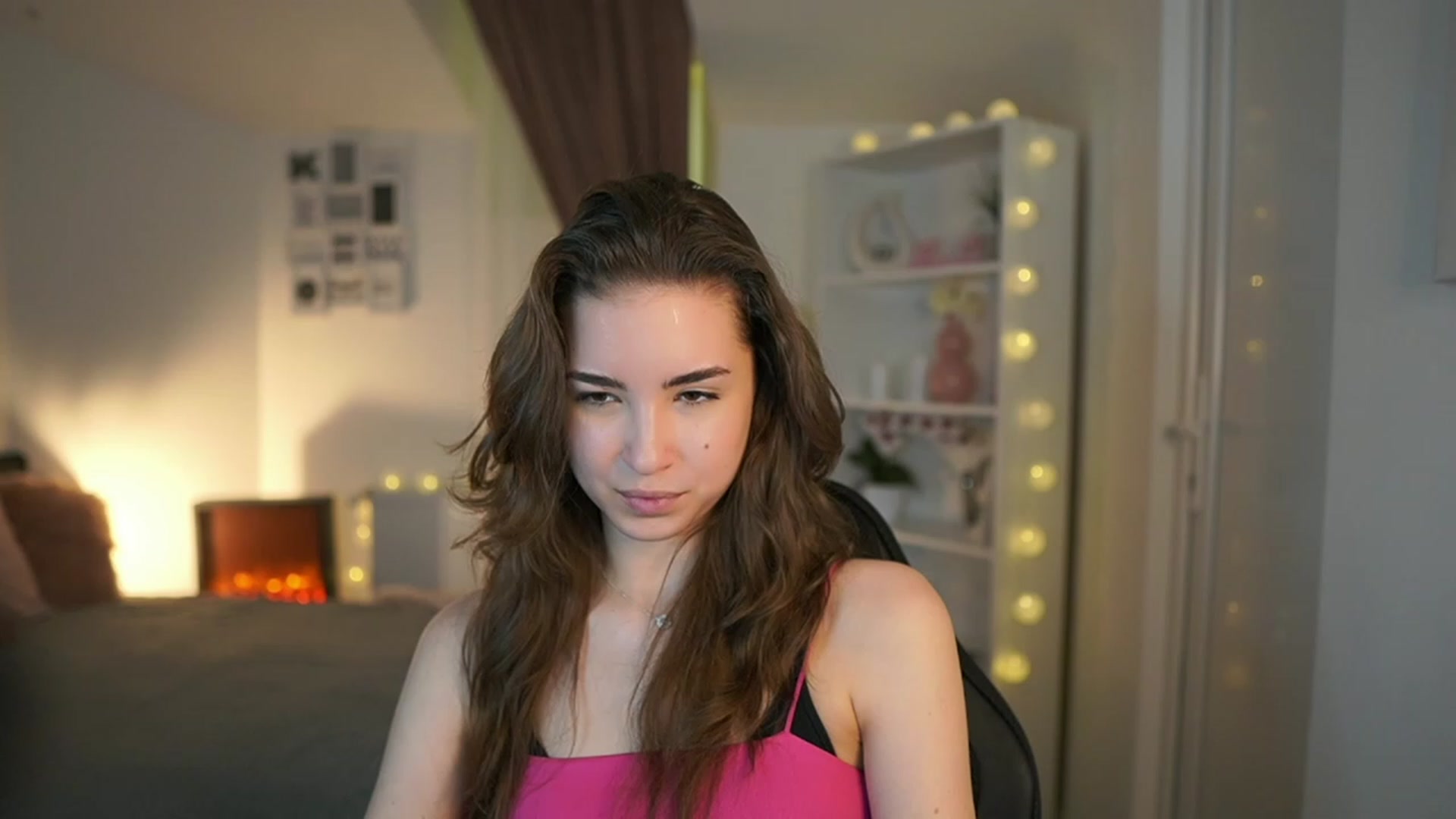 Gallery image thumbnail from Shy_jane's myfreecams stream on, 04/16/2023, 12:09 image 9 of 20