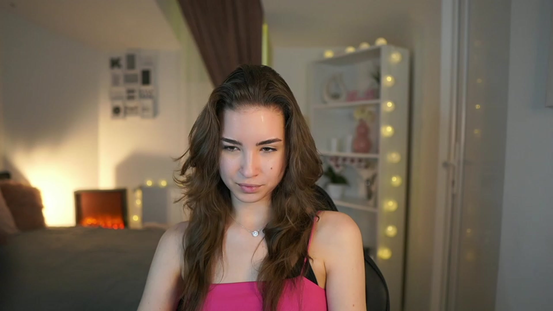 Gallery image thumbnail from Shy_jane's myfreecams stream on, 04/16/2023, 12:09 image 3 of 20