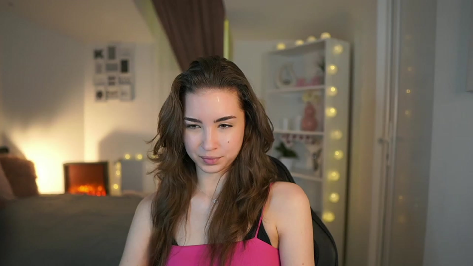 Gallery image thumbnail from Shy_jane's myfreecams stream on, 04/16/2023, 12:09 image 7 of 20