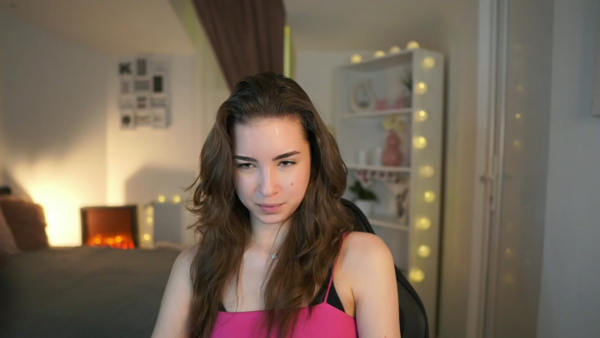 Gallery image thumbnail from Shy_jane's myfreecams stream on, 04/16/2023, 12:09 image 11 of 20