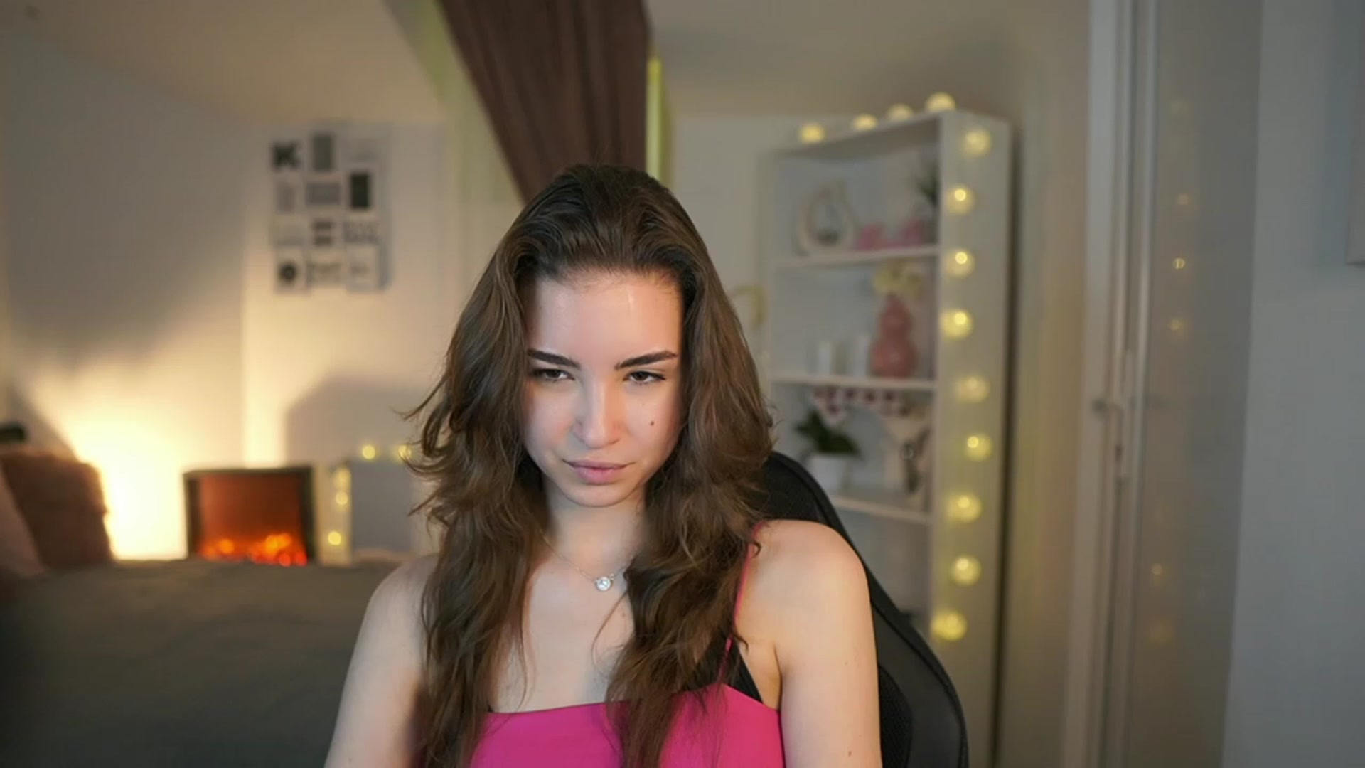 Gallery image thumbnail from Shy_jane's myfreecams stream on, 04/16/2023, 12:09 image 5 of 20