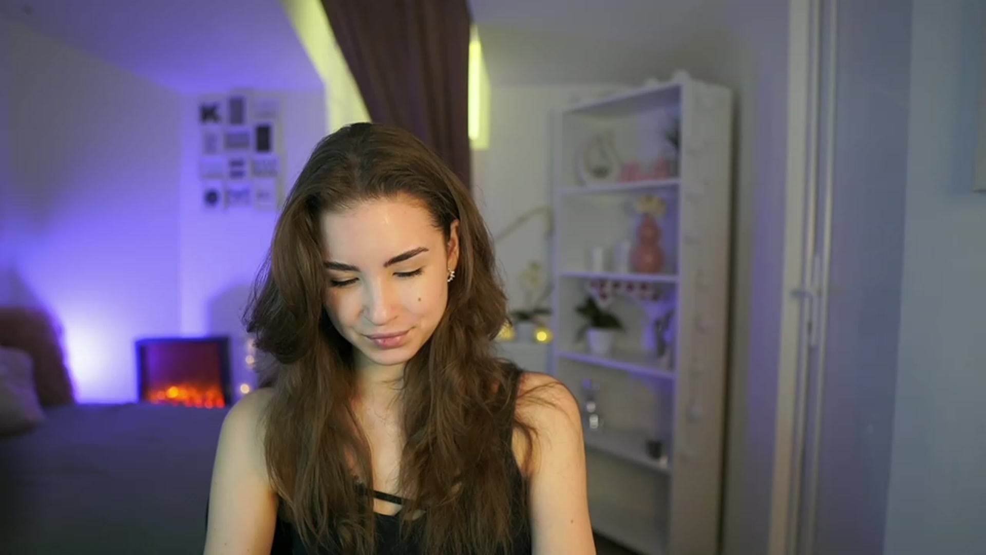 Gallery image thumbnail from Shy_jane's myfreecams stream on, 04/18/2023, 08:50 image 7 of 20