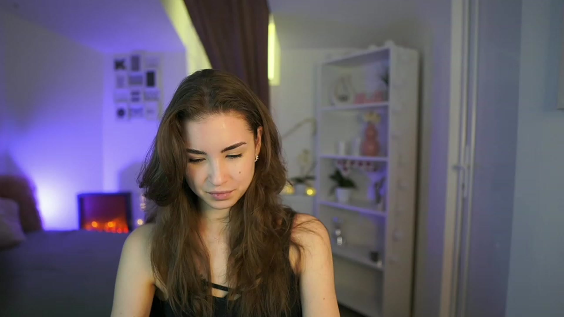 Gallery image thumbnail from Shy_jane's myfreecams stream on, 04/18/2023, 08:50 image 6 of 20