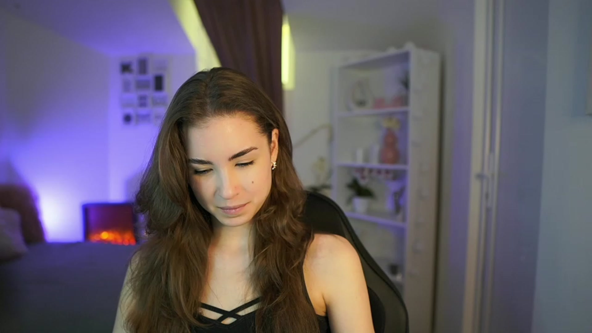 Gallery image thumbnail from Shy_jane's myfreecams stream on, 04/18/2023, 08:50 image 18 of 20