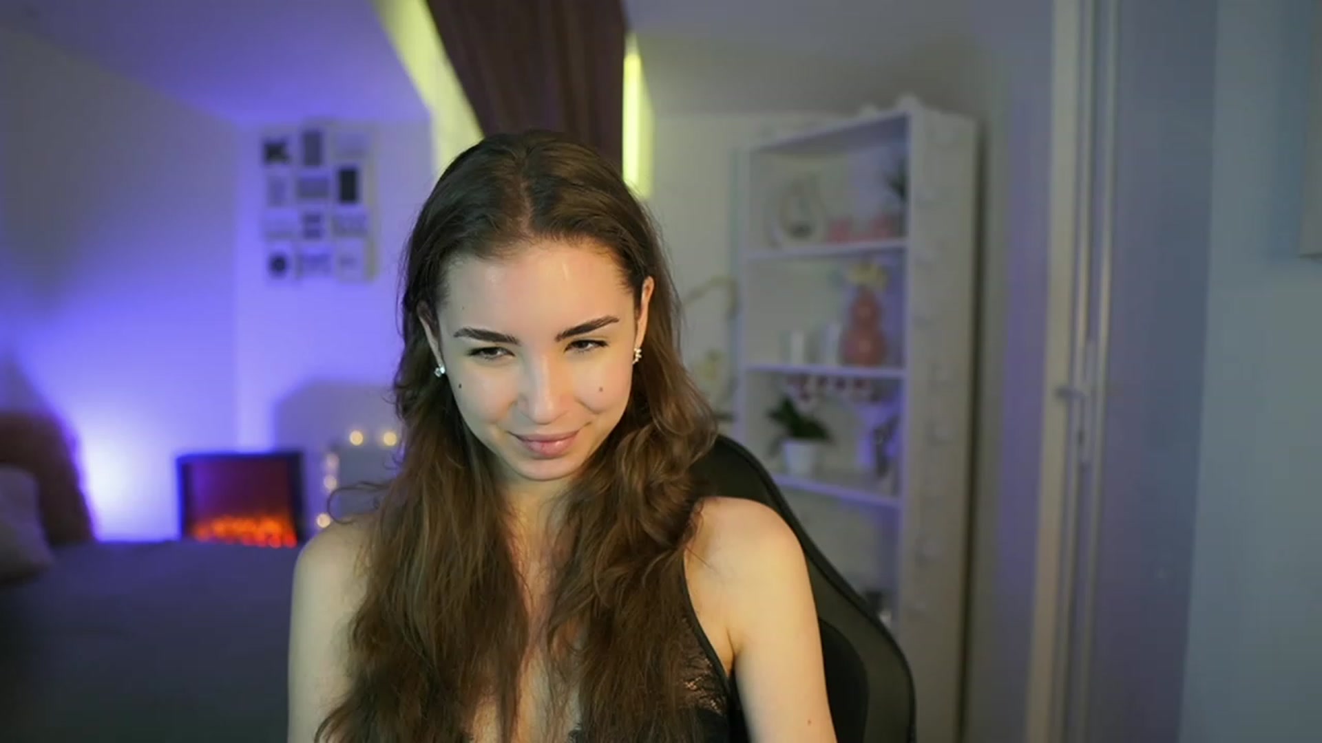 Gallery image thumbnail from Shy_jane's myfreecams stream on, 04/18/2023, 10:17 image 20 of 20