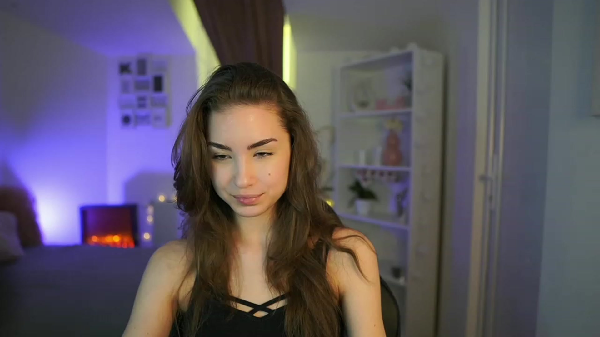 Gallery image thumbnail from Shy_jane's myfreecams stream on, 04/18/2023, 10:17 image 14 of 20