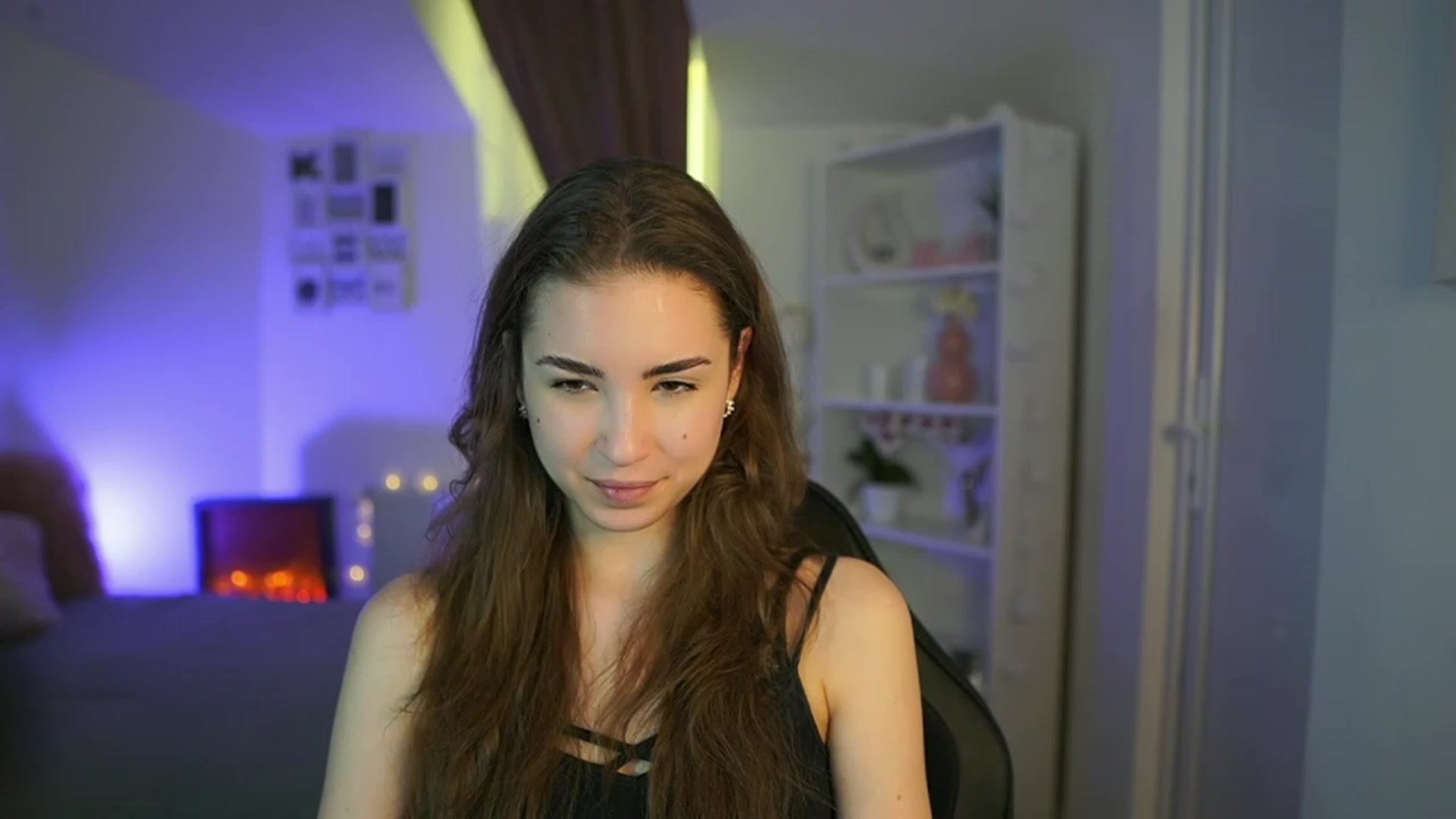 Gallery image thumbnail from Shy_jane's myfreecams stream on, 04/18/2023, 10:17 image 13 of 20