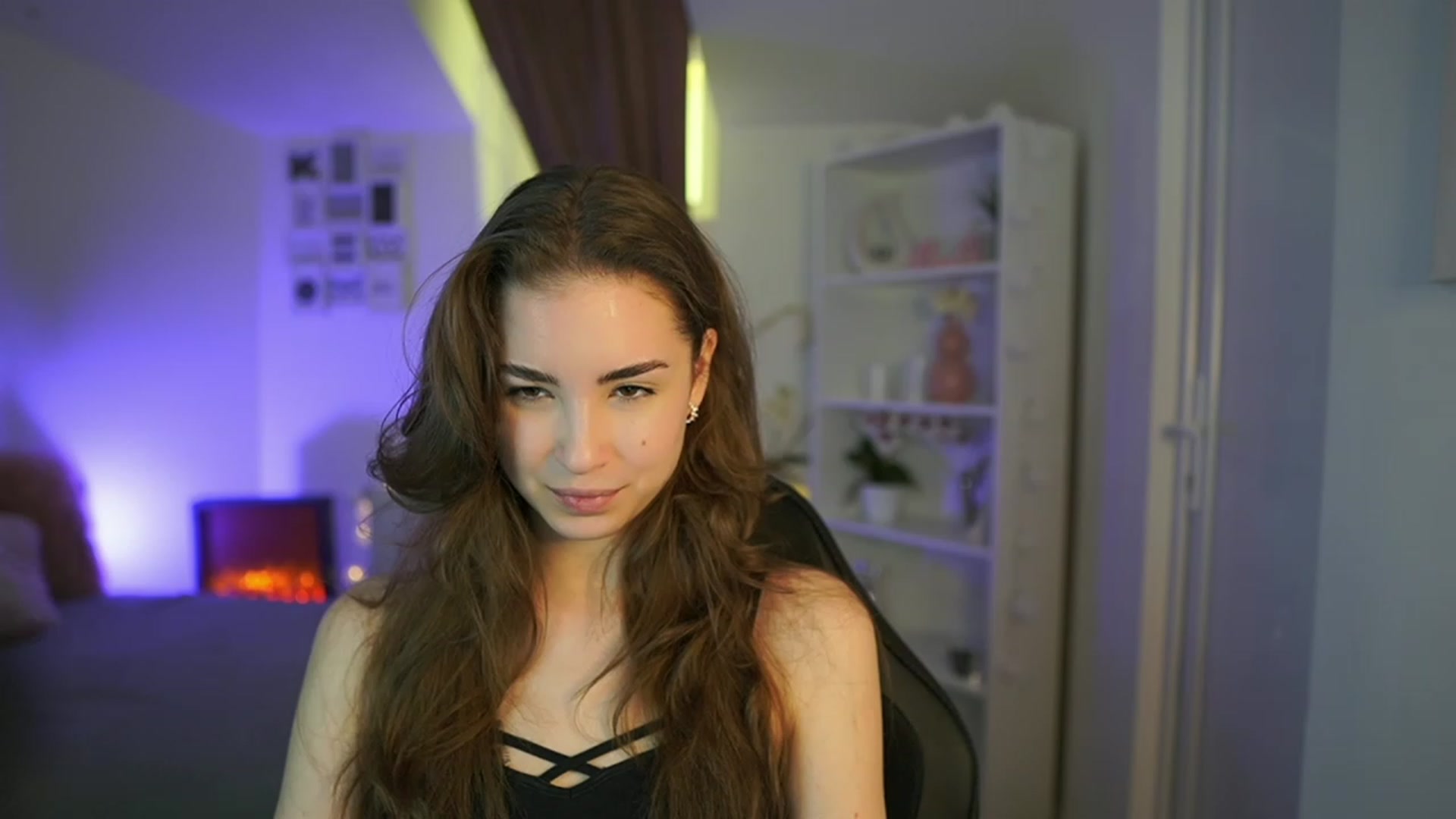 Gallery image thumbnail from Shy_jane's myfreecams stream on, 04/18/2023, 10:17 image 1 of 20
