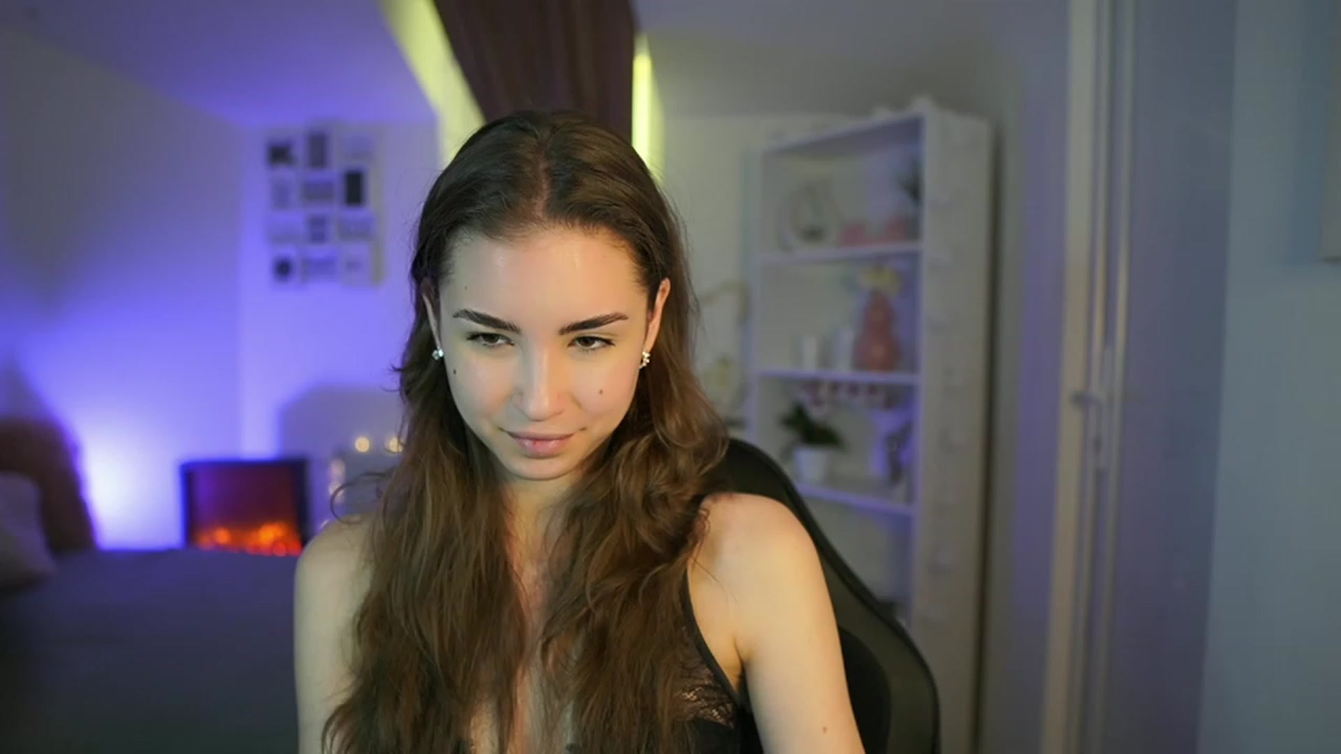 Gallery image thumbnail from Shy_jane's myfreecams stream on, 04/18/2023, 10:17 image 19 of 20