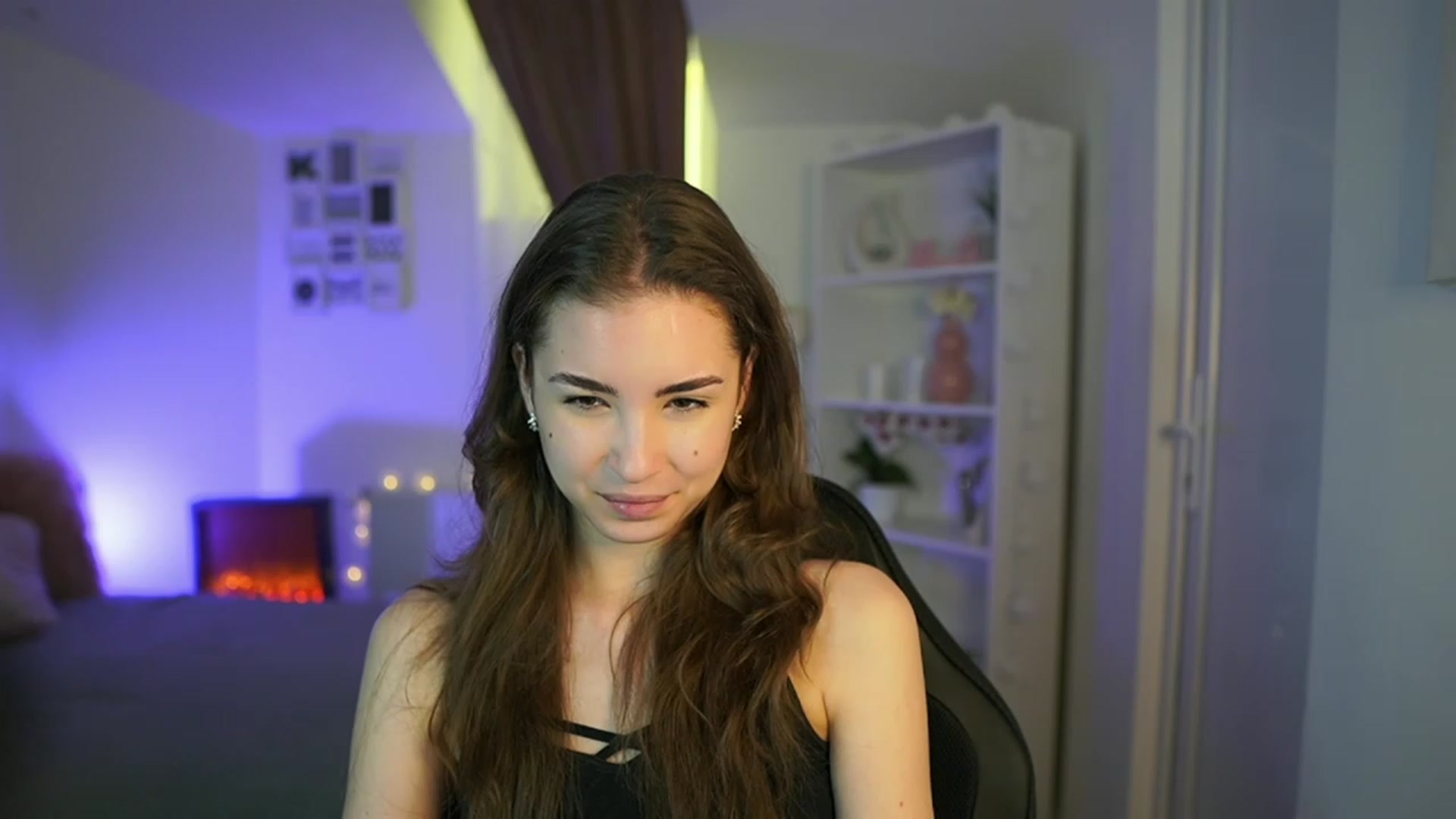 Gallery image thumbnail from Shy_jane's myfreecams stream on, 04/18/2023, 11:15 image 12 of 20