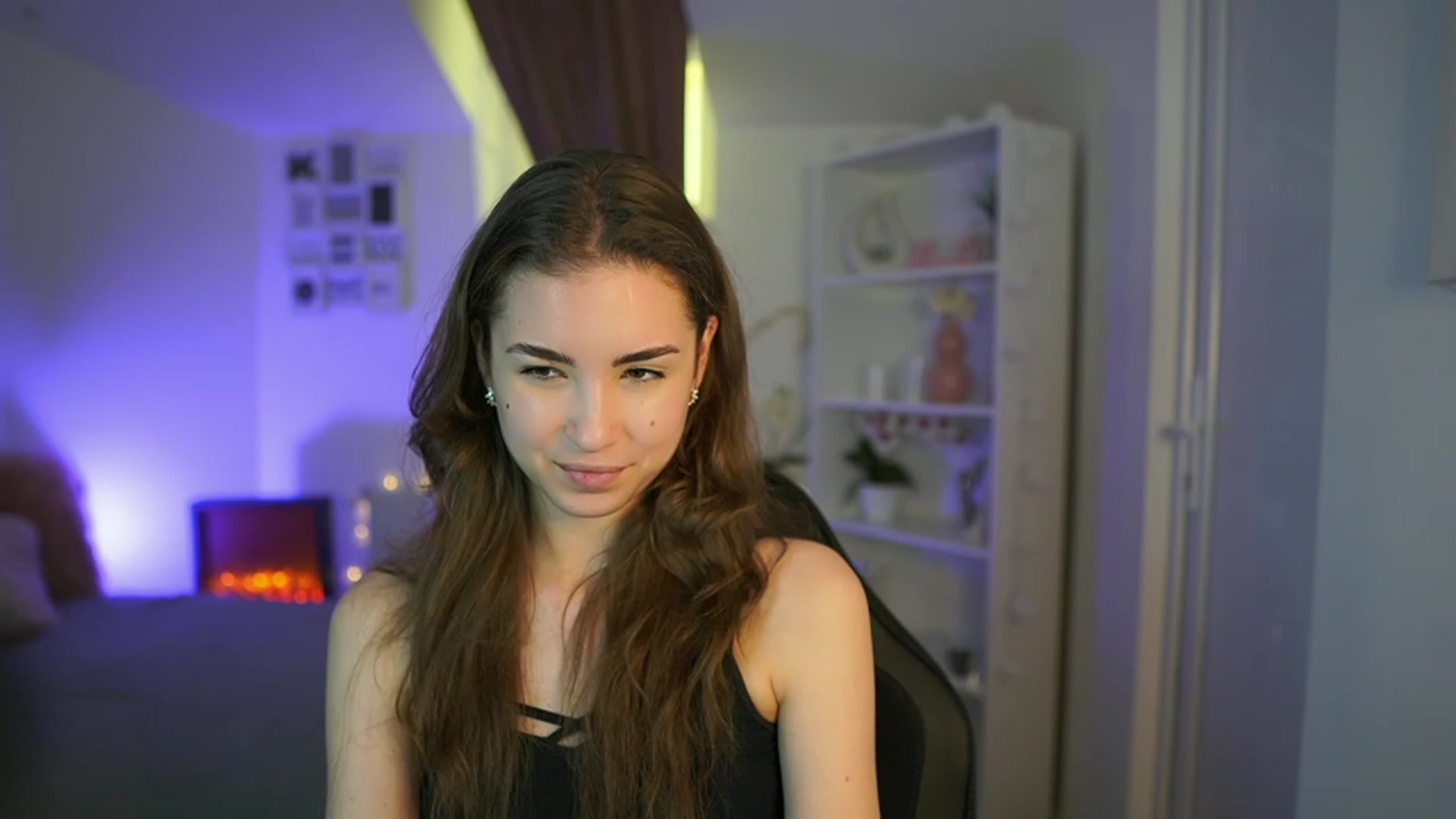 Gallery image thumbnail from Shy_jane's myfreecams stream on, 04/18/2023, 11:15 image 14 of 20