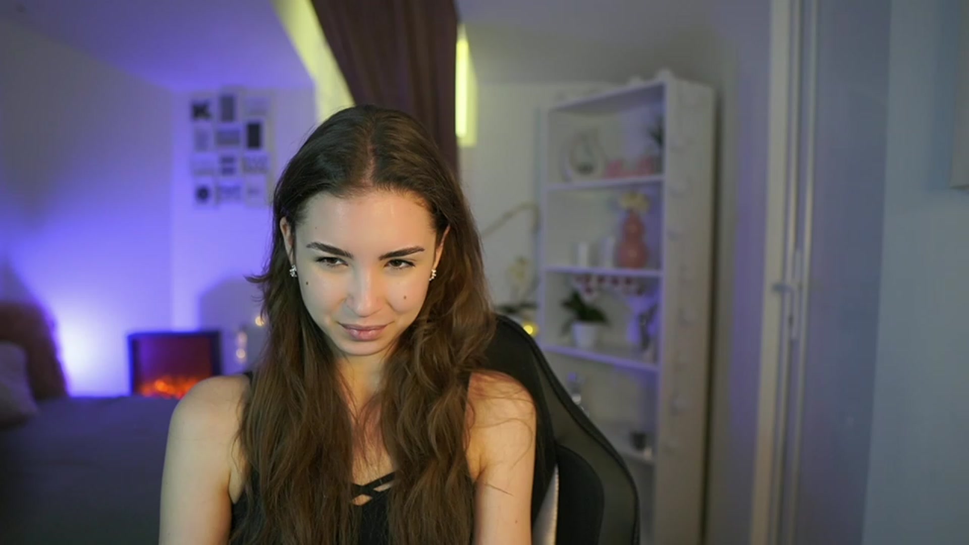 Gallery image thumbnail from Shy_jane's myfreecams stream on, 04/18/2023, 11:15 image 2 of 20