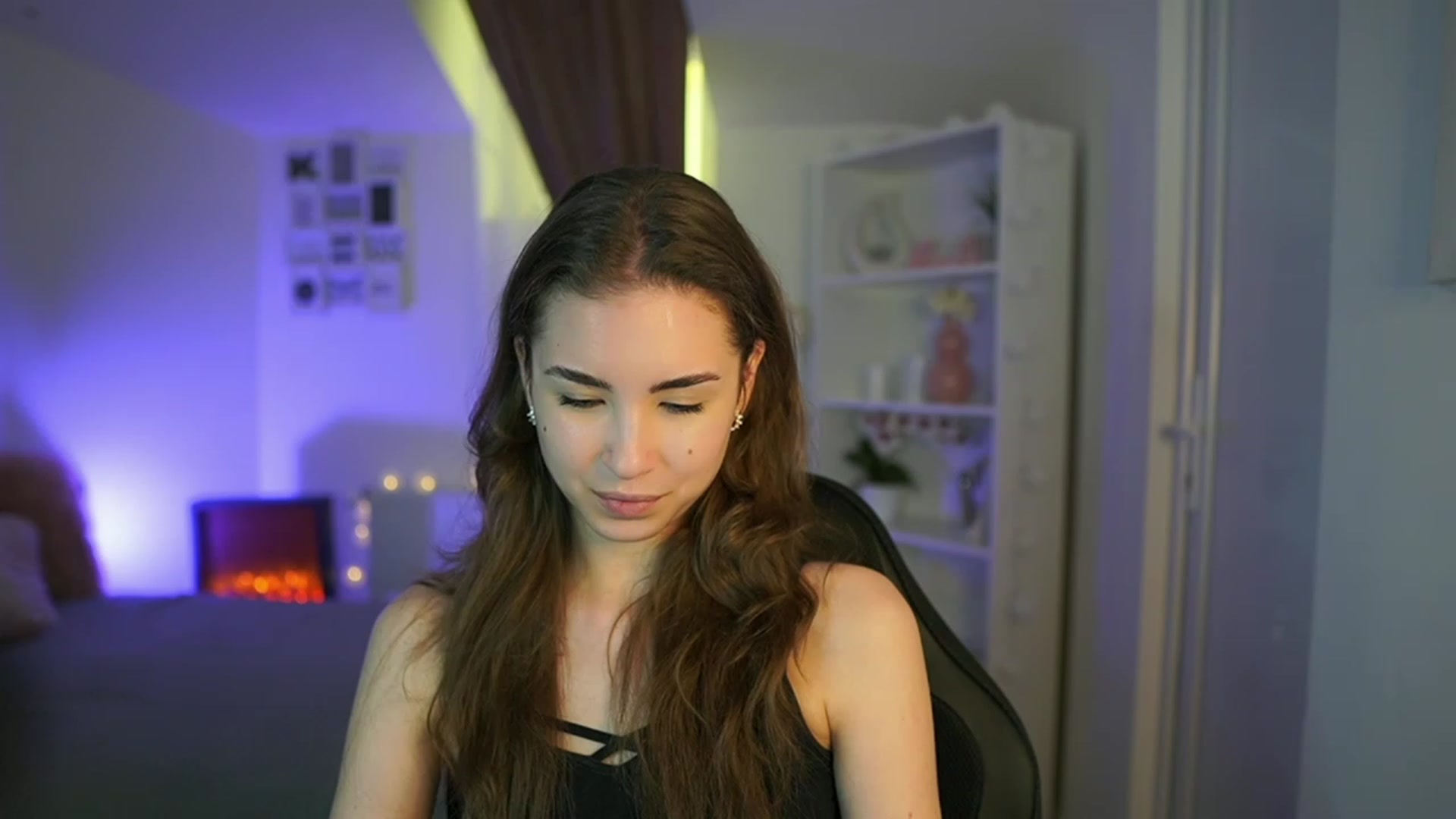 Gallery image thumbnail from Shy_jane's myfreecams stream on, 04/18/2023, 11:15 image 8 of 20