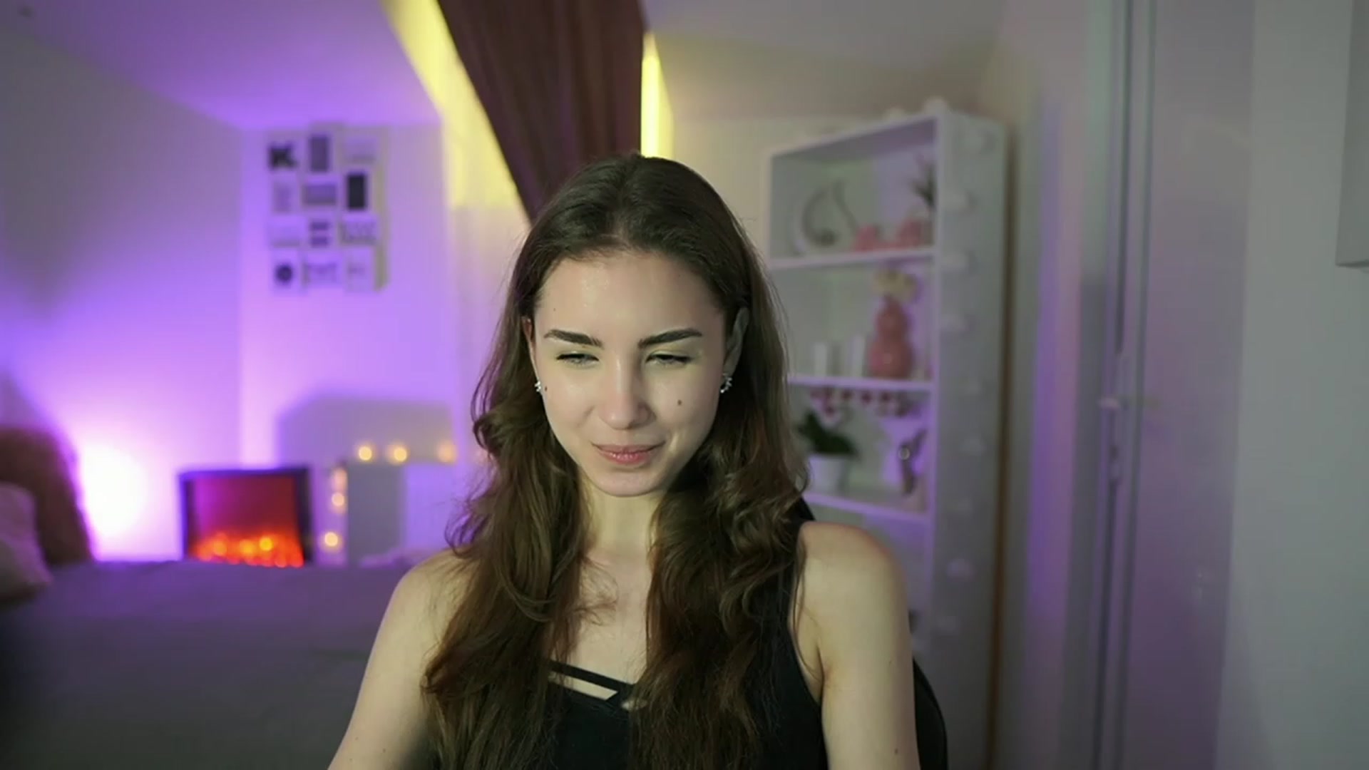 Gallery image thumbnail from Shy_jane's myfreecams stream on, 04/18/2023, 14:07 image 7 of 20