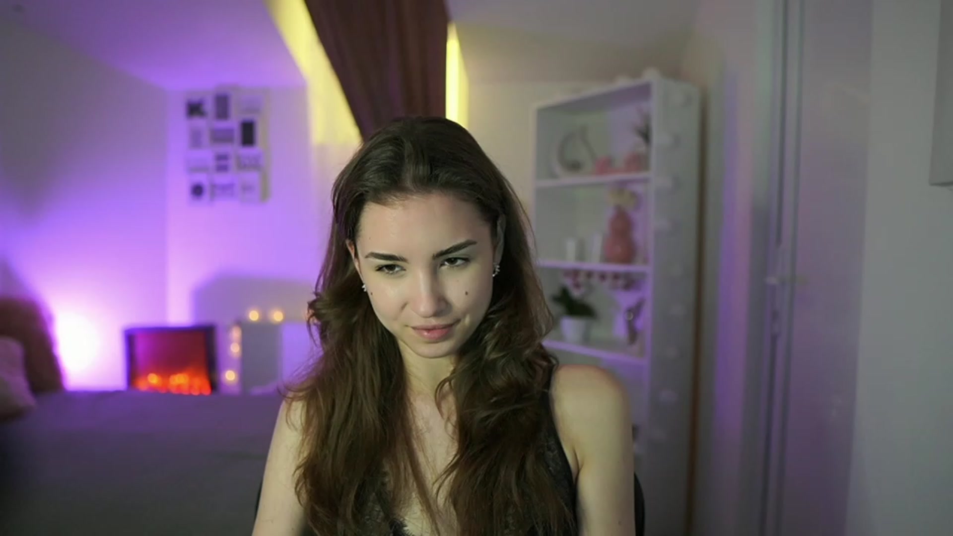 Gallery image thumbnail from Shy_jane's myfreecams stream on, 04/18/2023, 14:07 image 17 of 20
