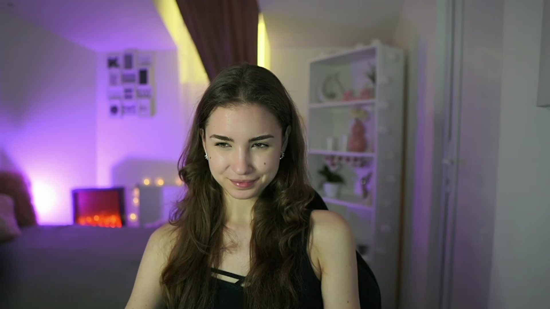 Gallery image thumbnail from Shy_jane's myfreecams stream on, 04/18/2023, 14:07 image 9 of 20