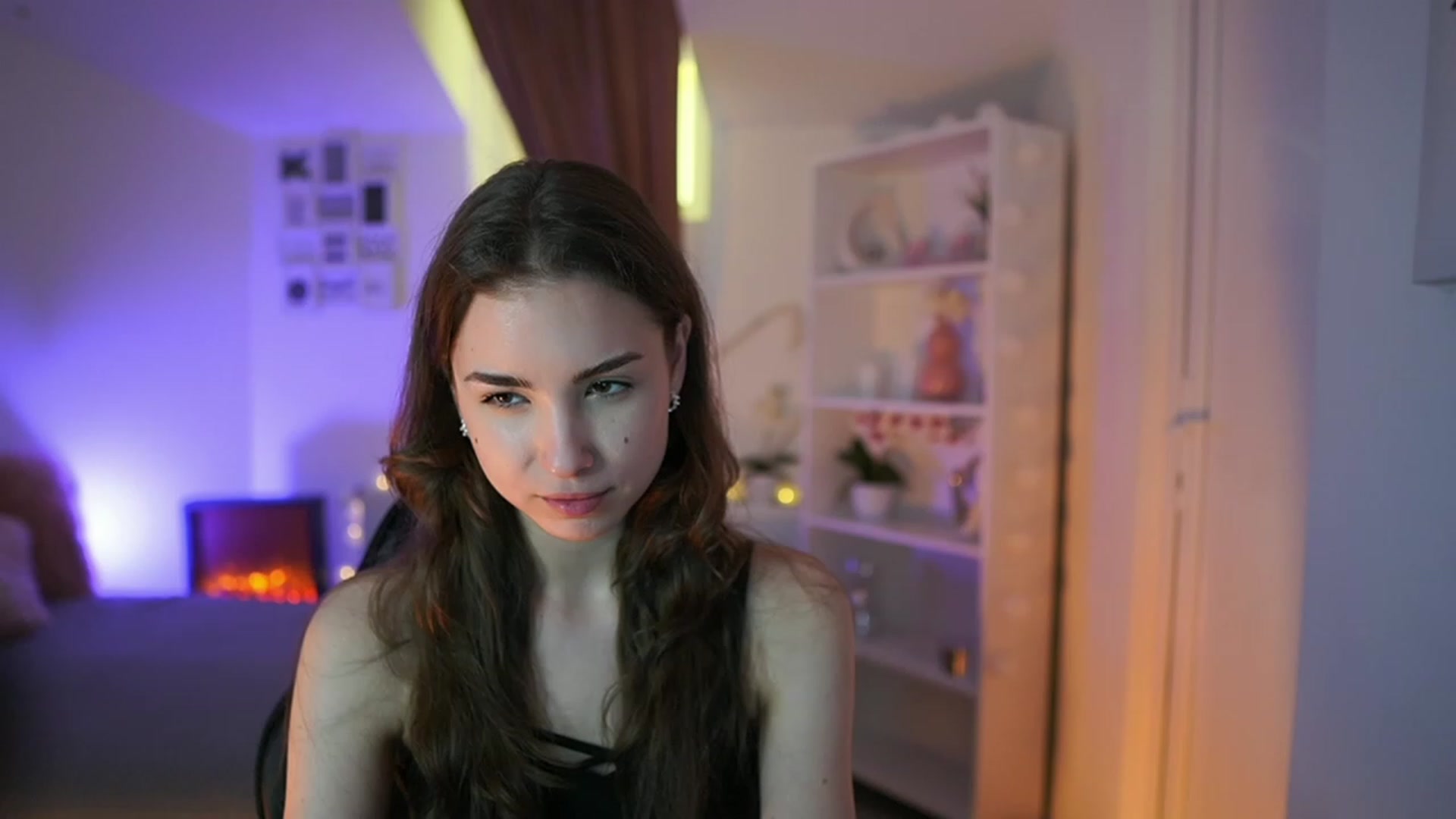 Gallery image thumbnail from Shy_jane's myfreecams stream on, 04/18/2023, 15:08 image 5 of 20