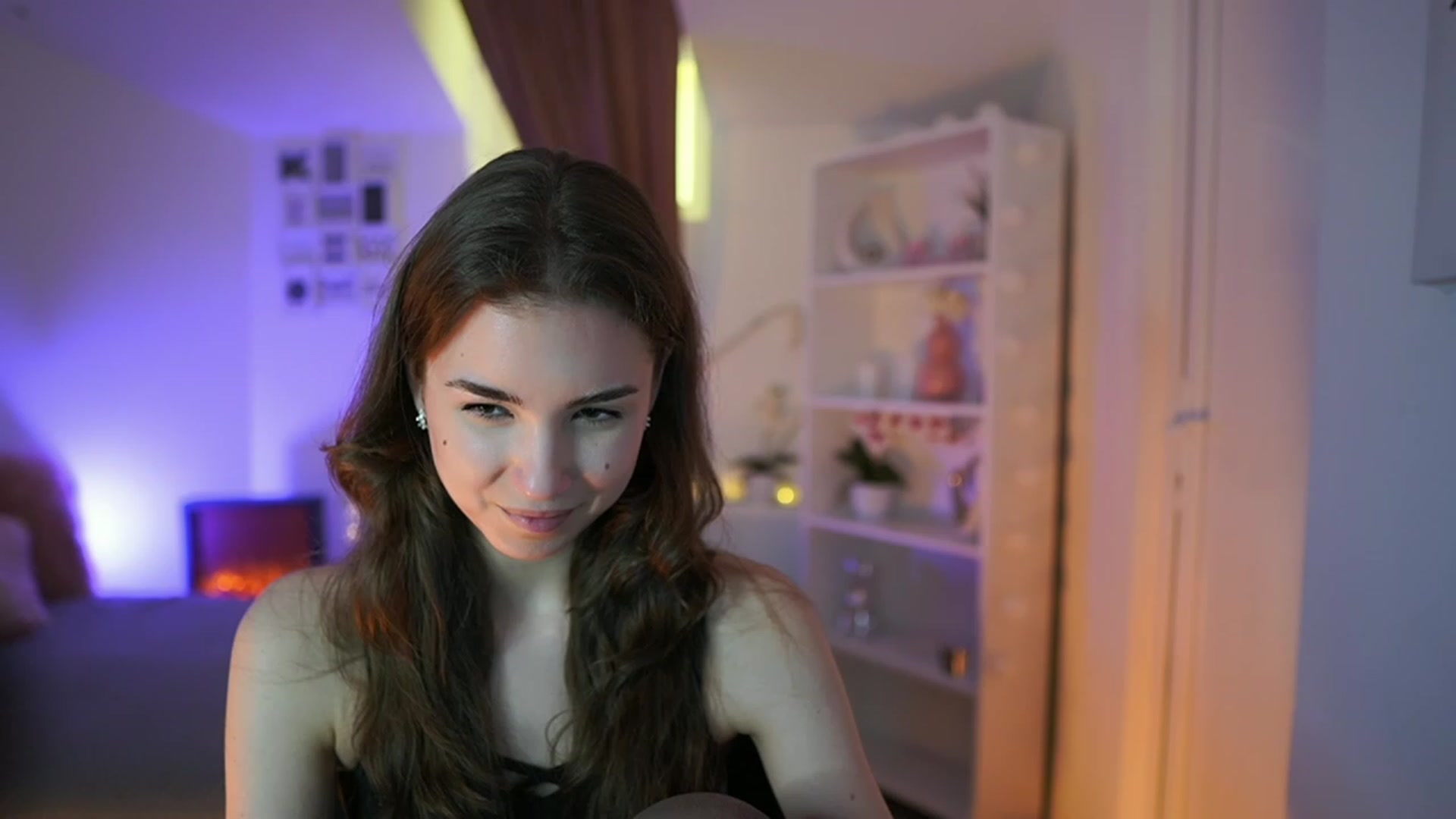 Gallery image thumbnail from Shy_jane's myfreecams stream on, 04/18/2023, 15:08 image 12 of 20