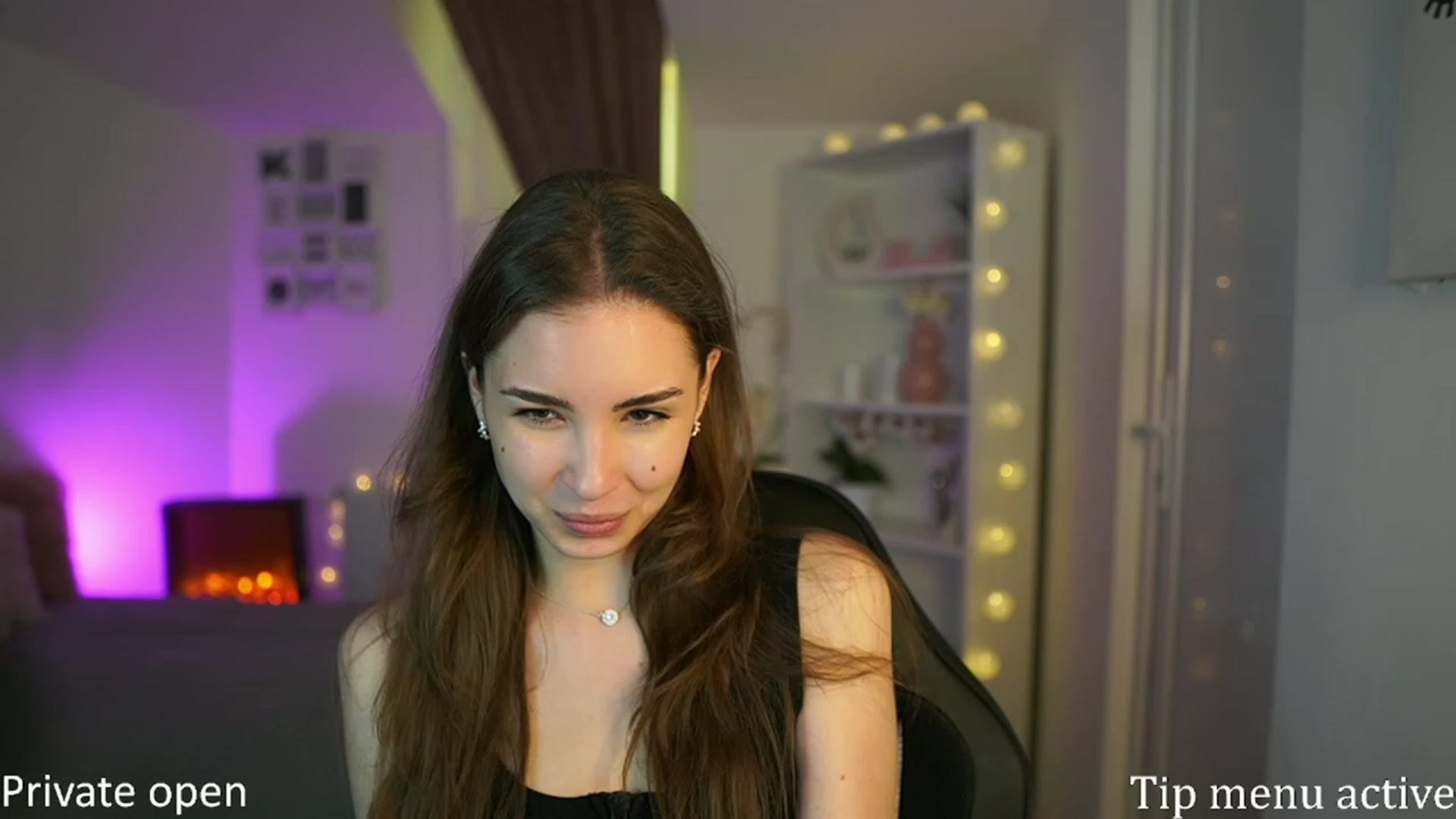 Gallery image thumbnail from Shy_jane's myfreecams stream on, 04/20/2023, 15:57 image 3 of 20
