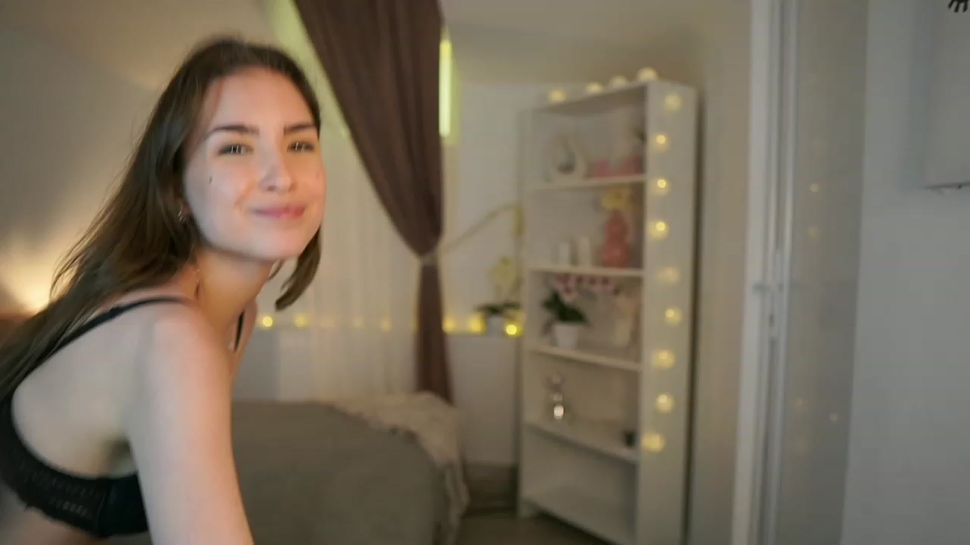 Gallery image thumbnail from Shy_jane's myfreecams stream on, 04/21/2023, 13:03 image 19 of 20