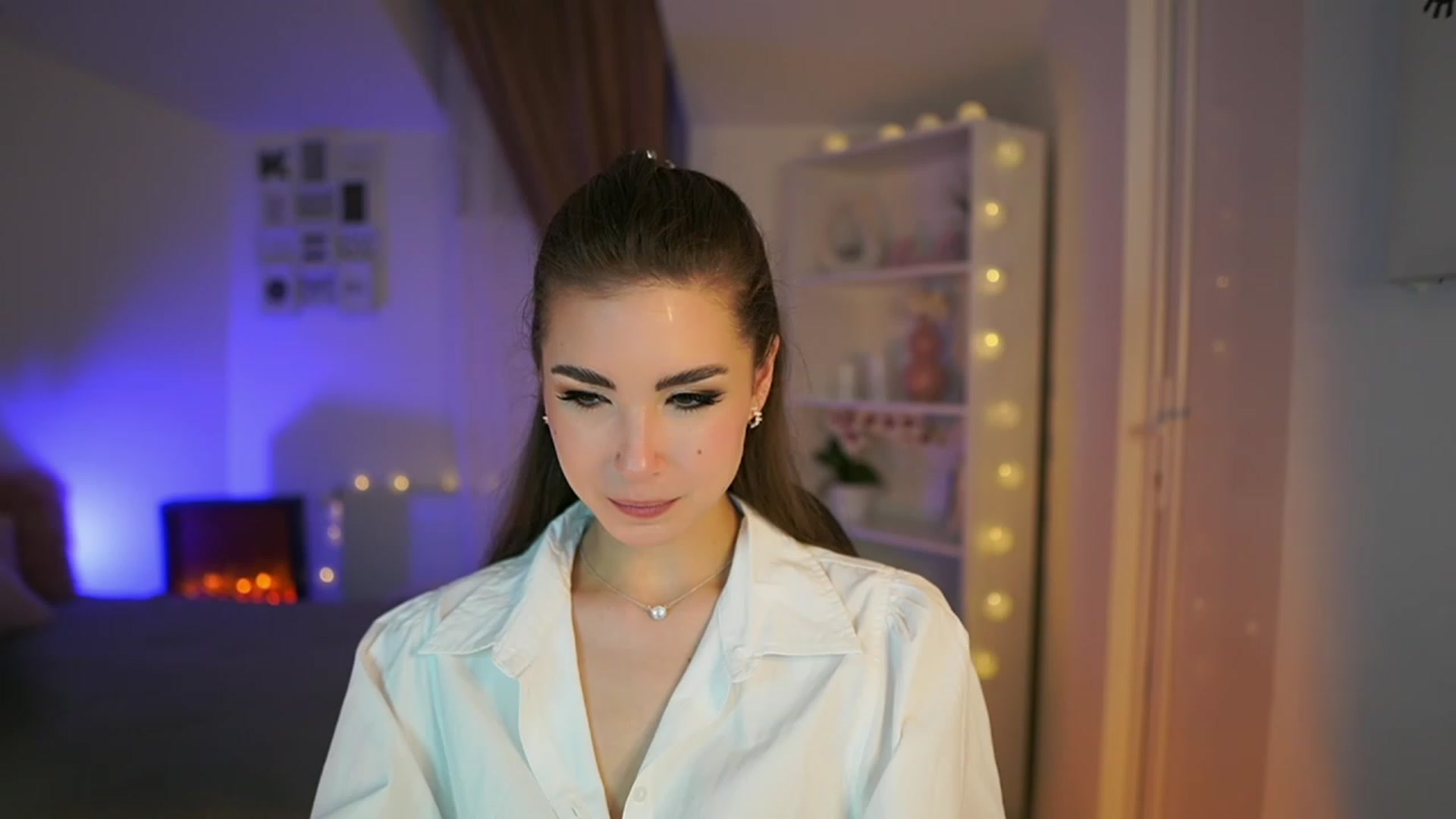 Gallery image thumbnail from Shy_jane's myfreecams stream on, 04/23/2023, 14:21 image 15 of 20