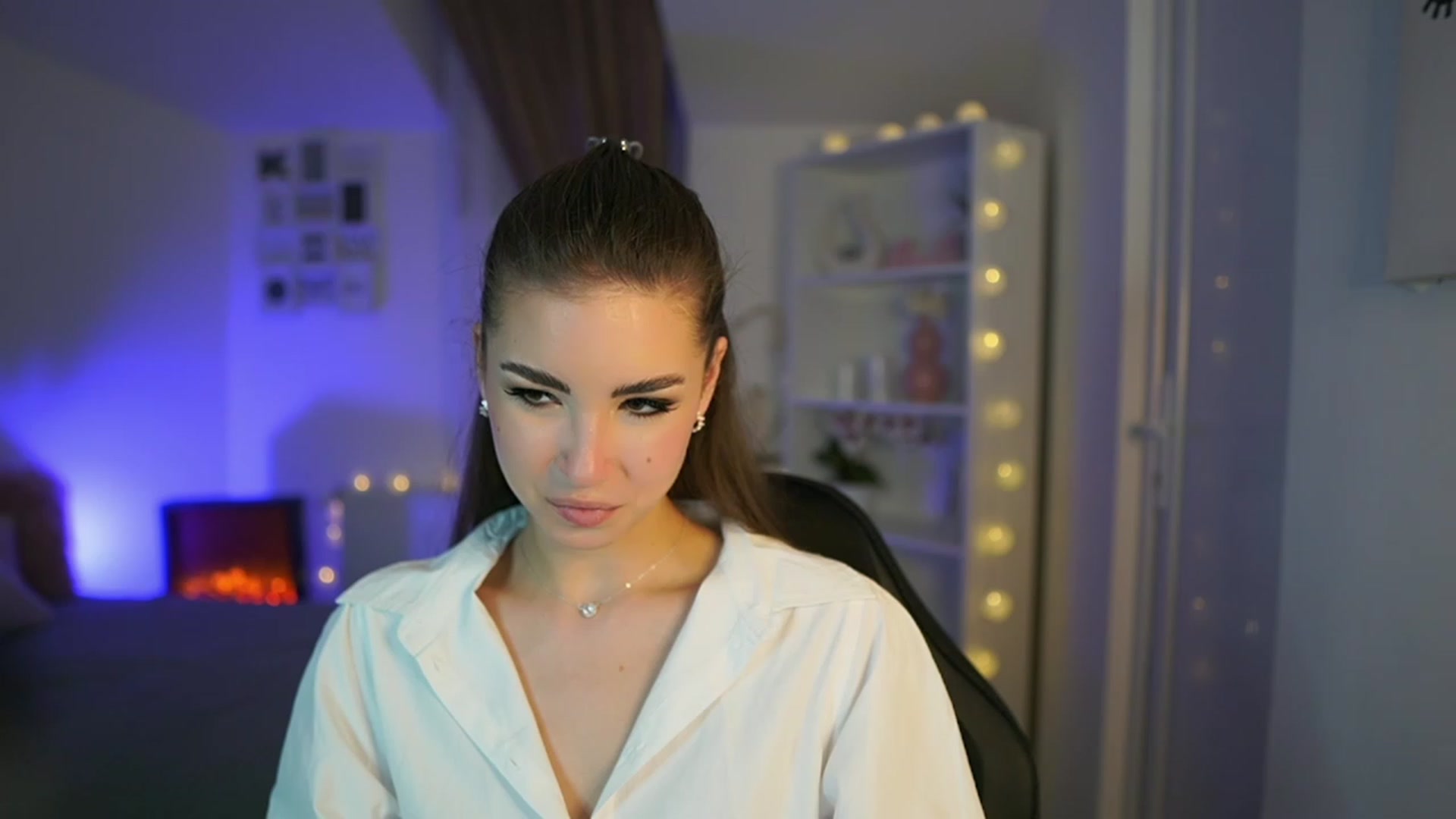 Gallery image thumbnail from Shy_jane's myfreecams stream on, 04/23/2023, 15:02 image 10 of 20