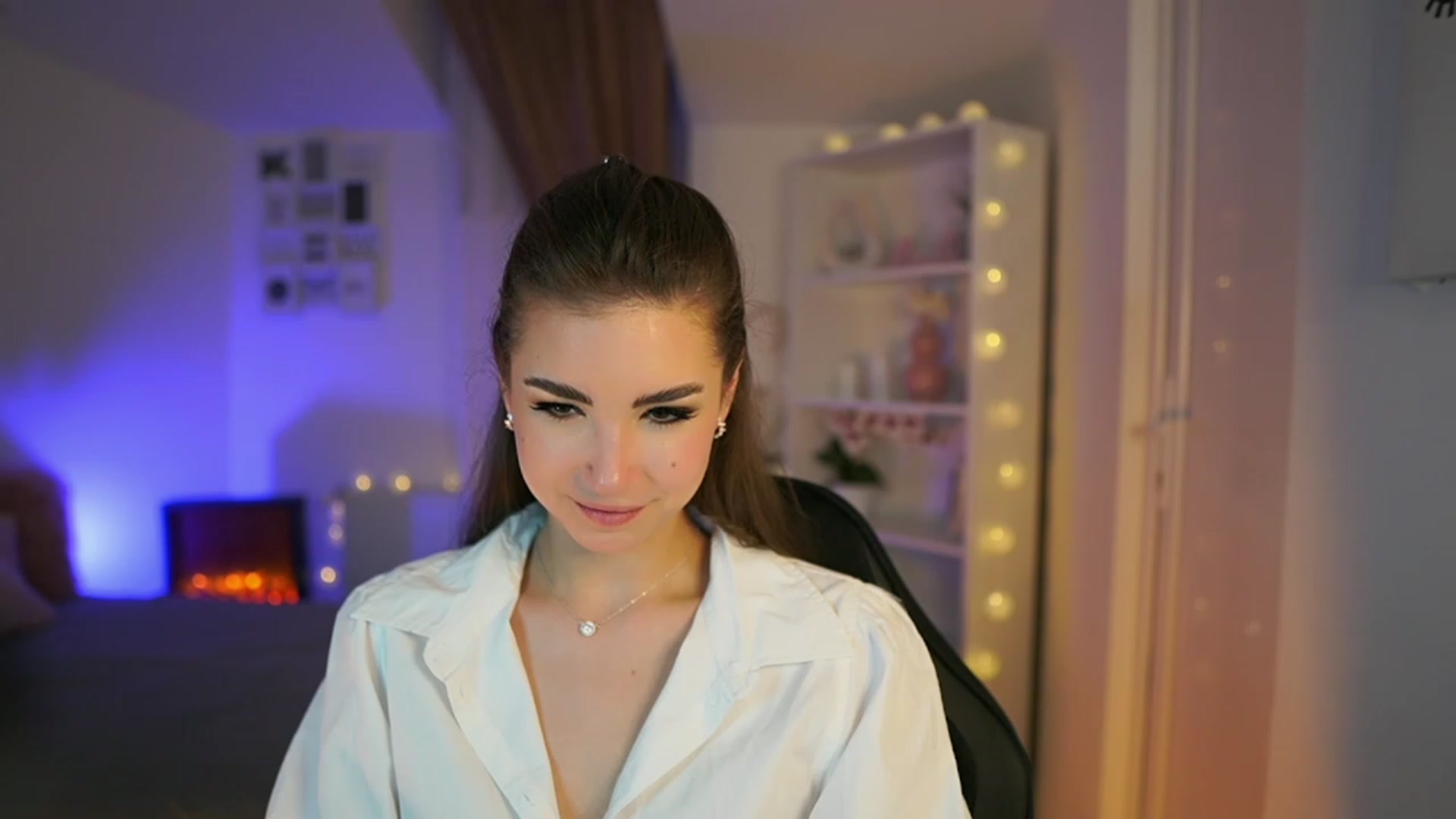 Gallery image thumbnail from Shy_jane's myfreecams stream on, 04/23/2023, 15:02 image 5 of 20