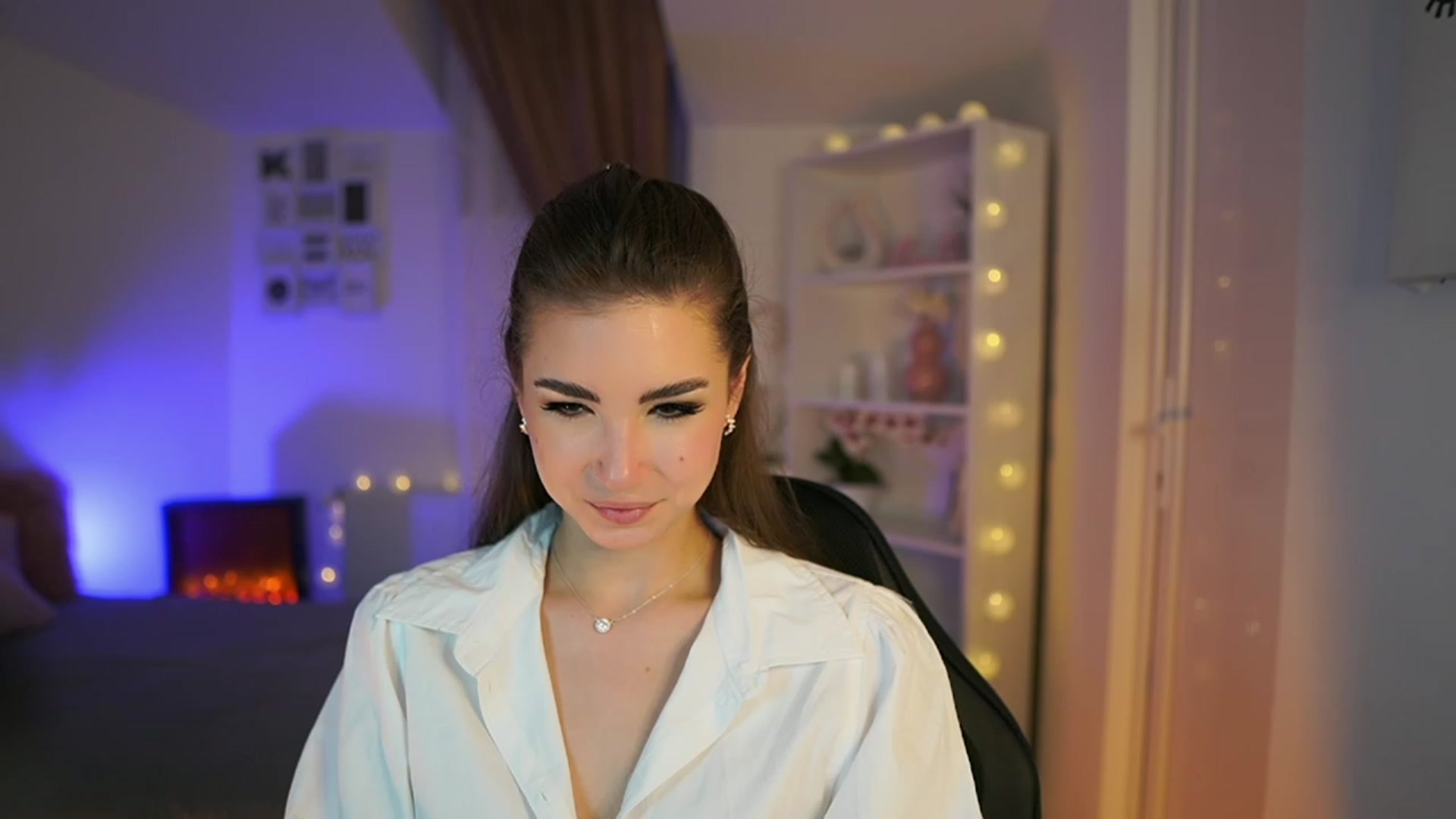 Gallery image thumbnail from Shy_jane's myfreecams stream on, 04/23/2023, 15:02 image 7 of 20