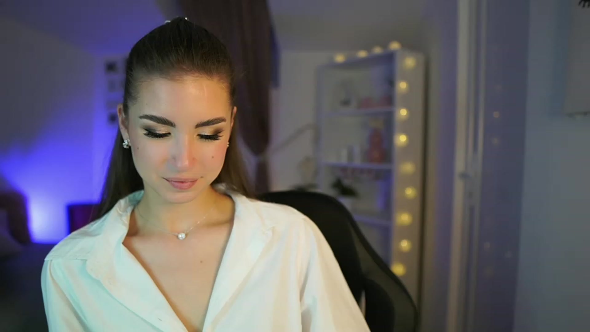 Gallery image thumbnail from Shy_jane's myfreecams stream on, 04/23/2023, 15:02 image 11 of 20