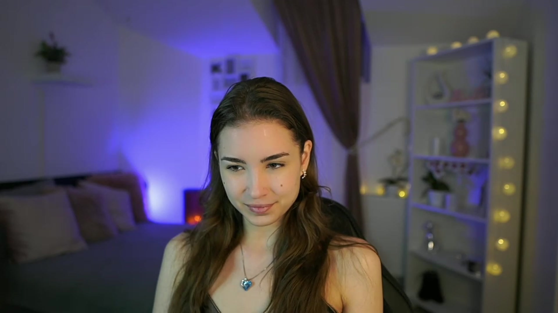 Gallery image thumbnail from Shy_jane's myfreecams stream on, 04/27/2023, 09:26 image 16 of 20